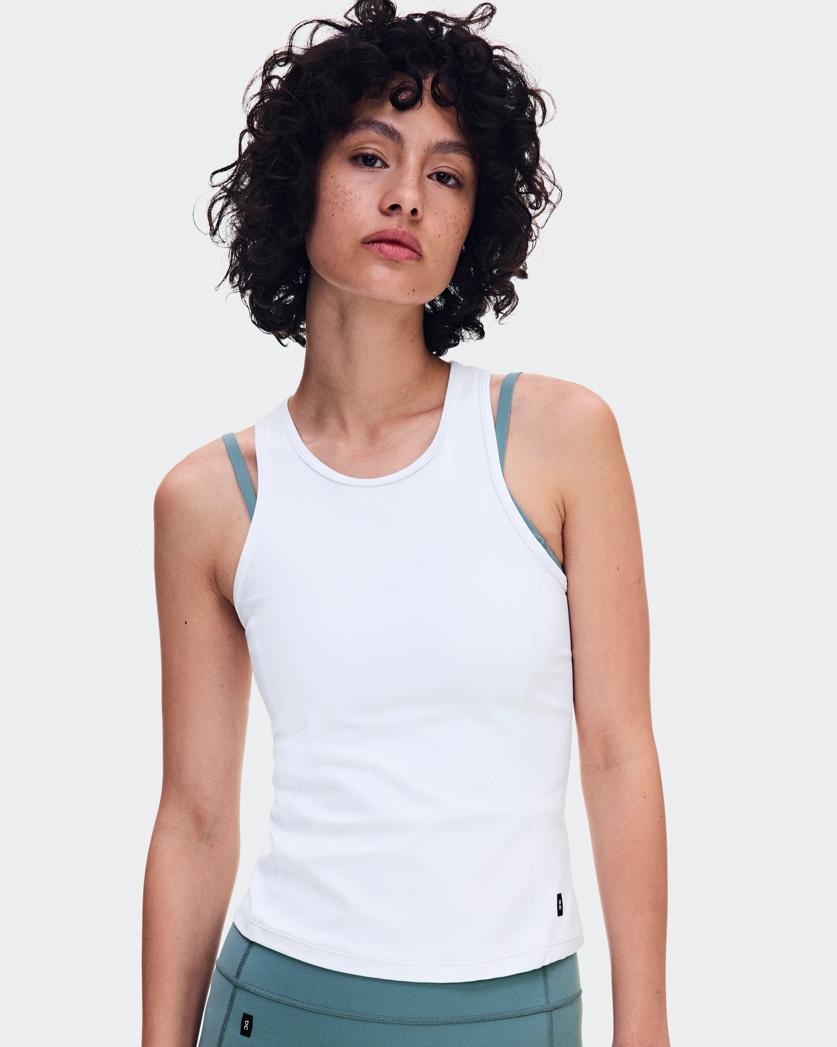 On Studio Tank White Femme Hauts et t-shirts