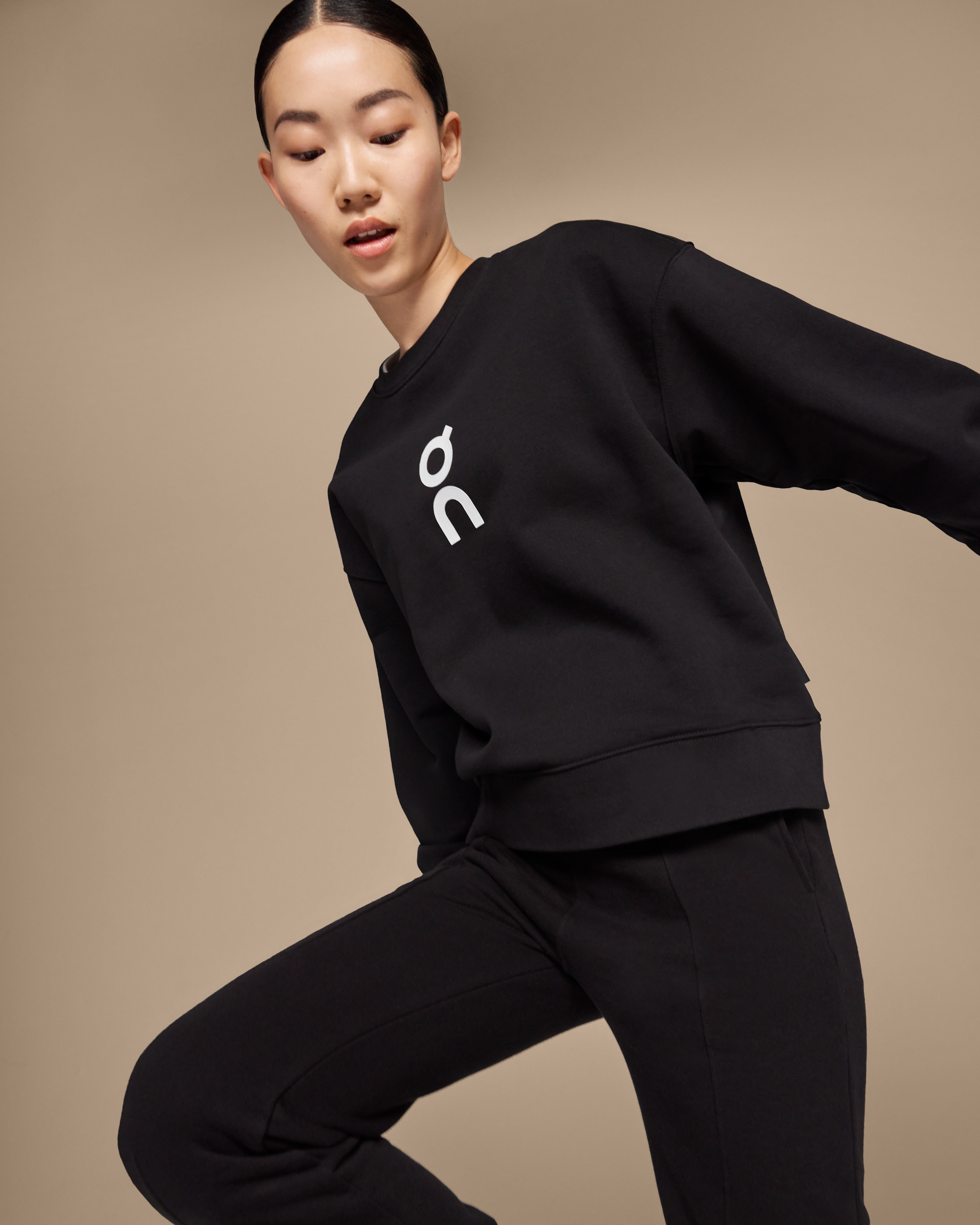 On Club Crew Black Femme Sweats à capuche et sweats