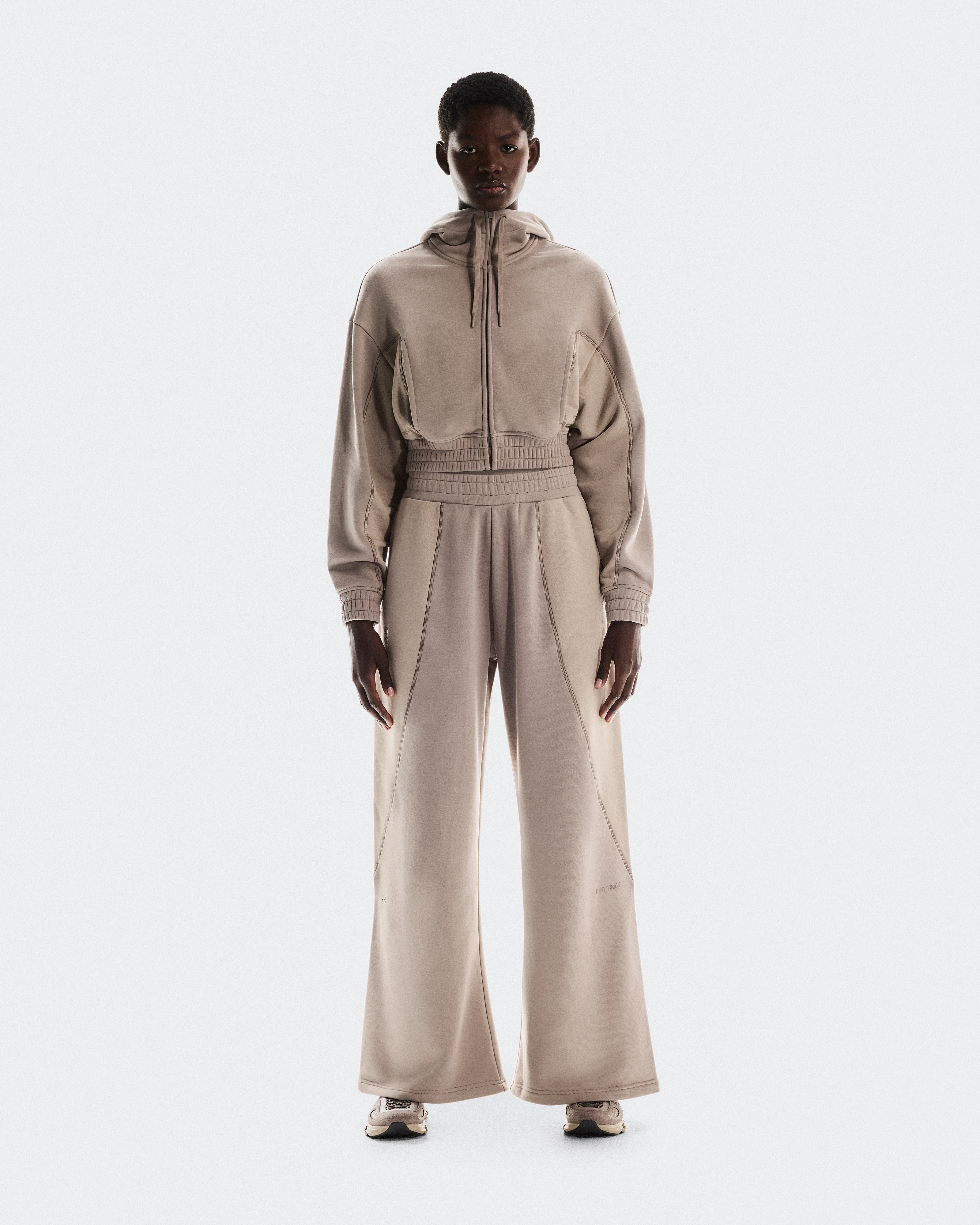 On Club Loose Pants FKA Cinder & Desert Femme Pantalons