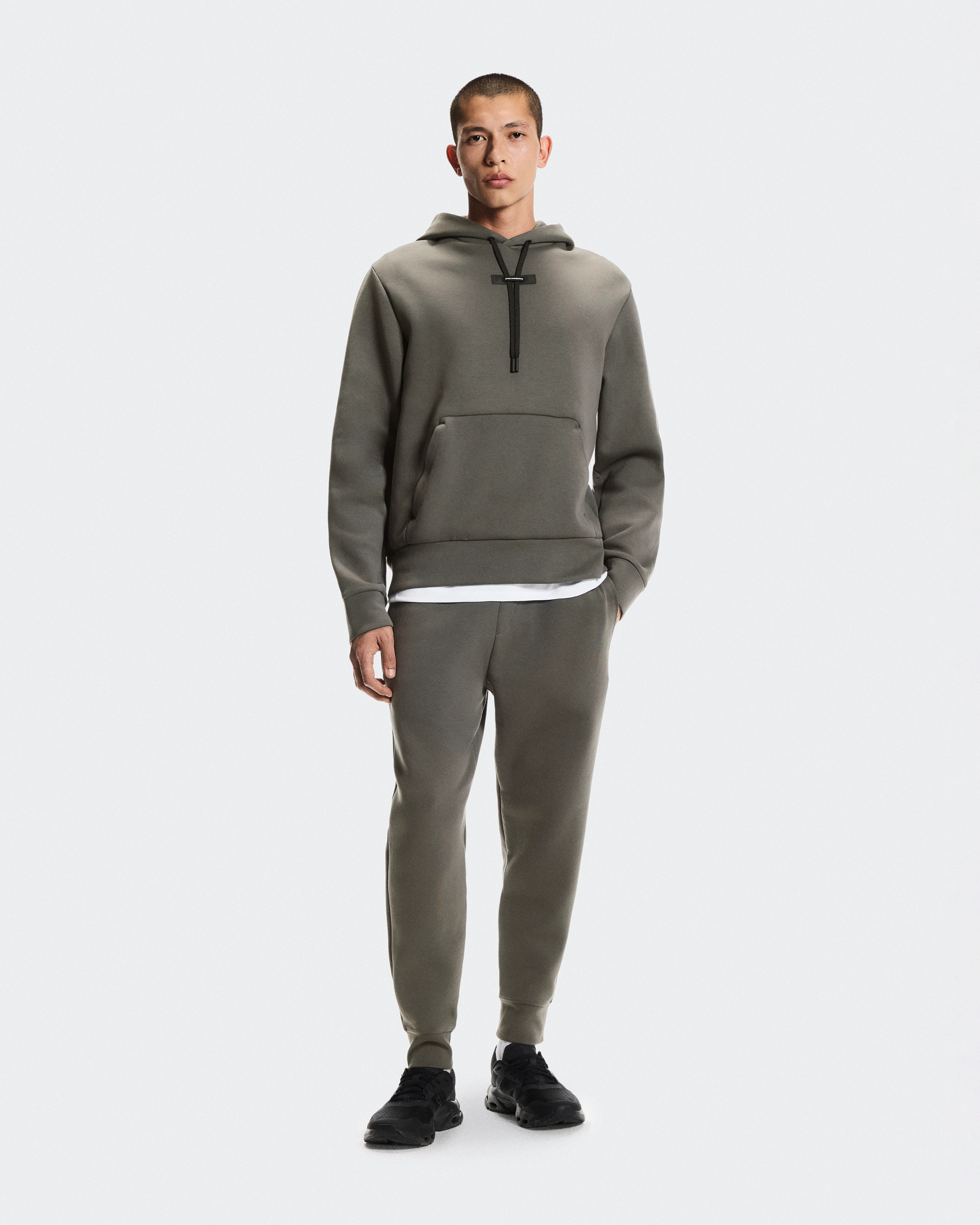 On Focus Tech Sweatpants Shadow Homme Pantalons