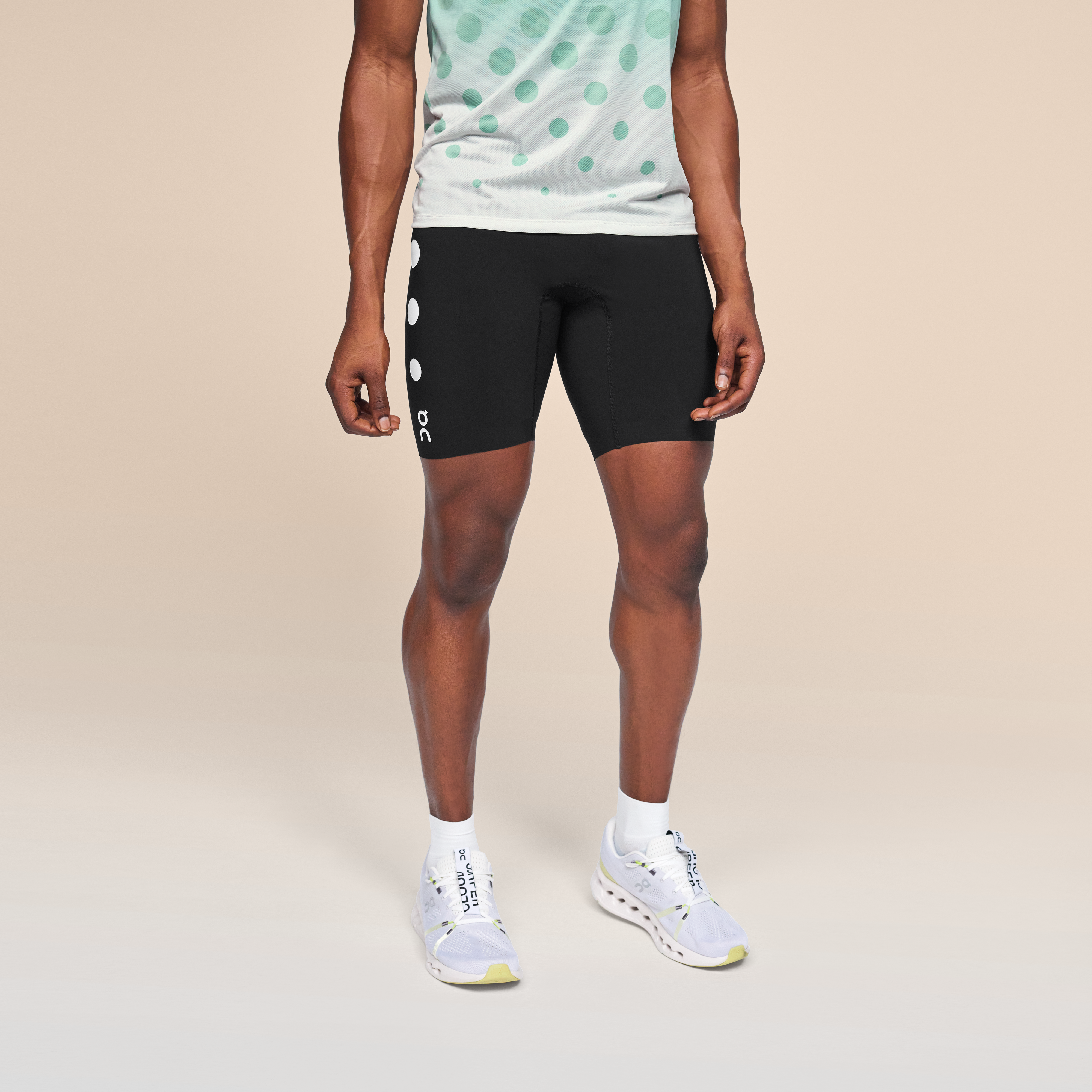 On Marathon Short Tight Distance Black Homme – Running de performance, interval training, inédit Shorts Leggings