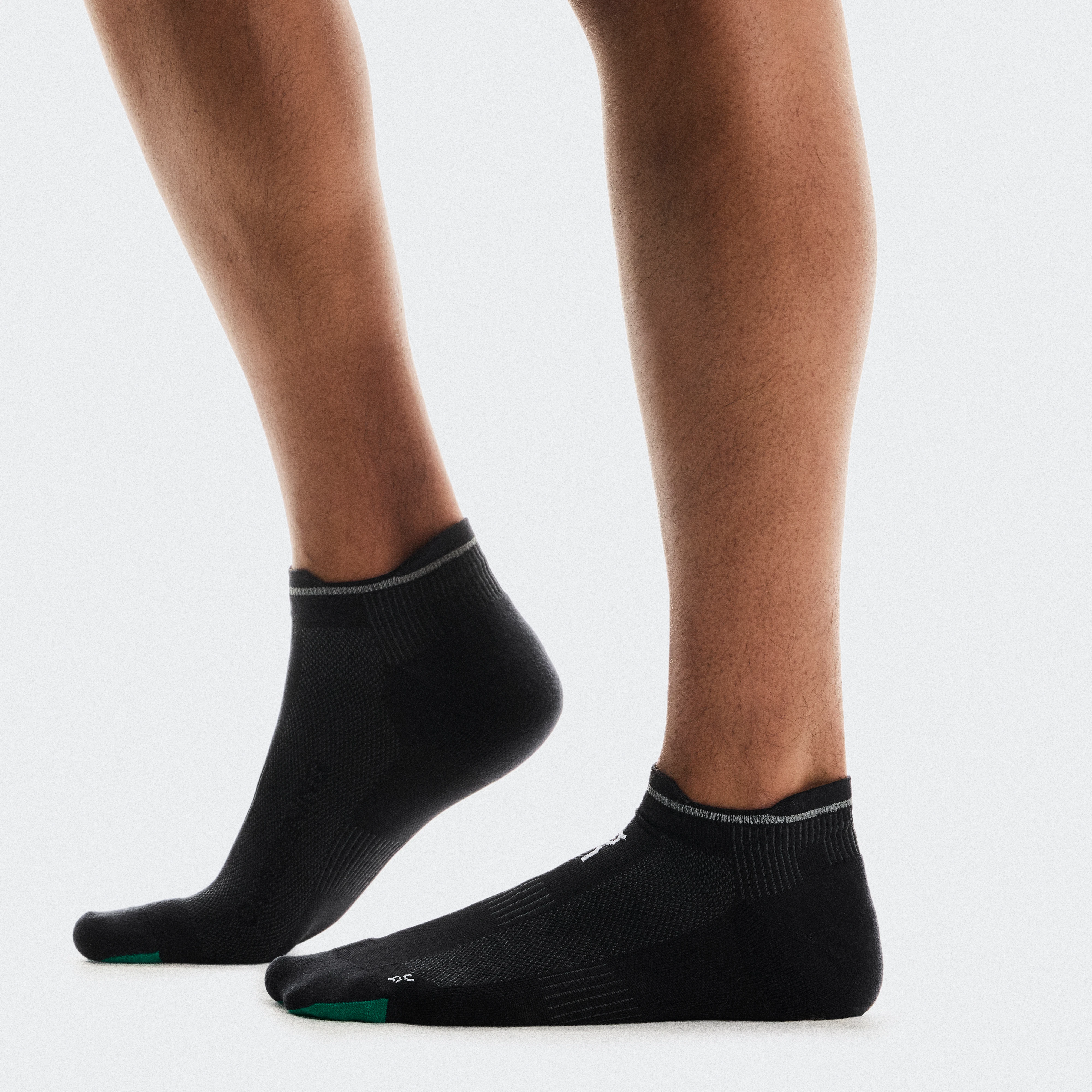 On Elite Run Sock Low Black Unisexe – Compétition, absorbantes, respirantes Chaussettes