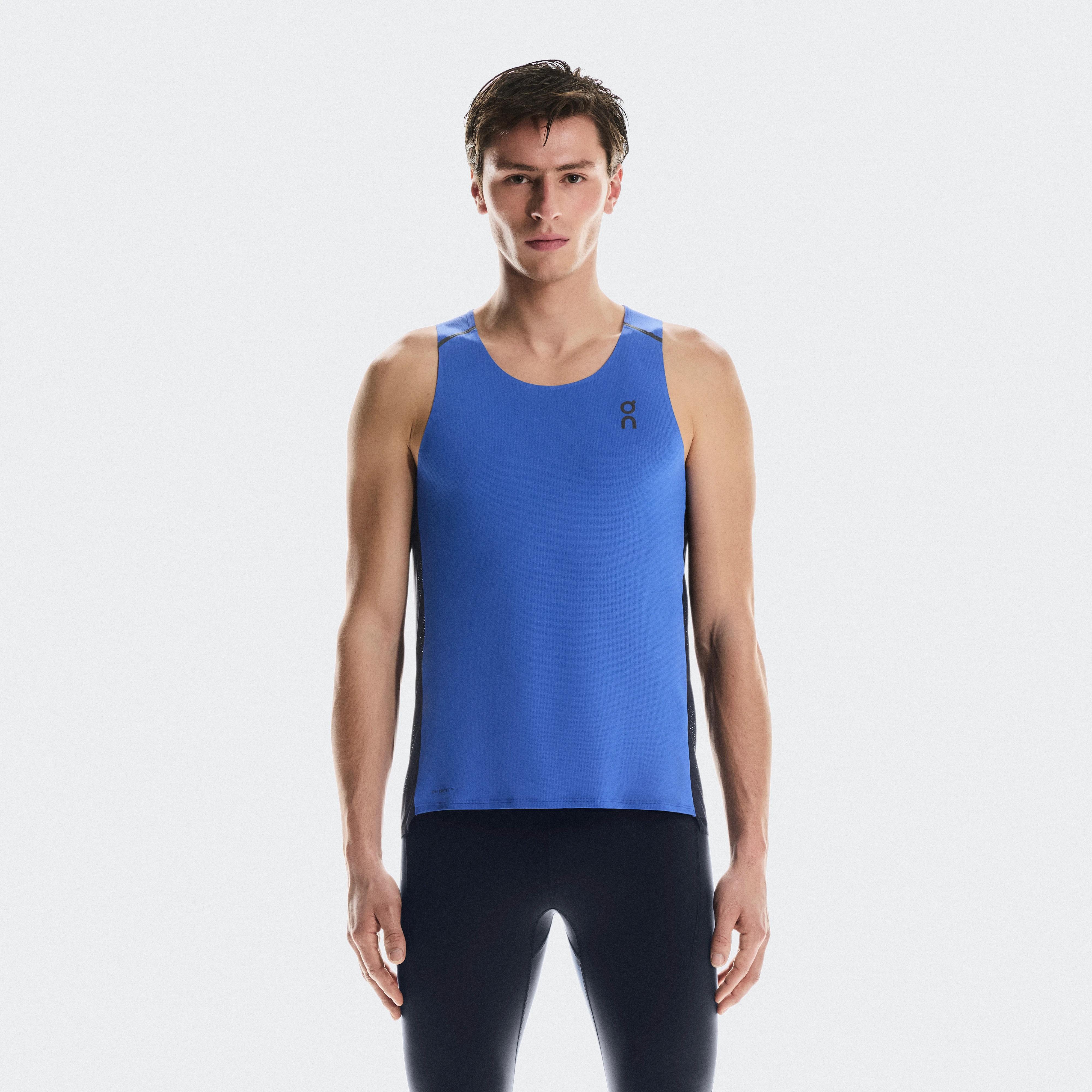 On Performance Tank Zaffre & Navy Homme – Running sur route, training par temps chaud Hauts et t-shirts