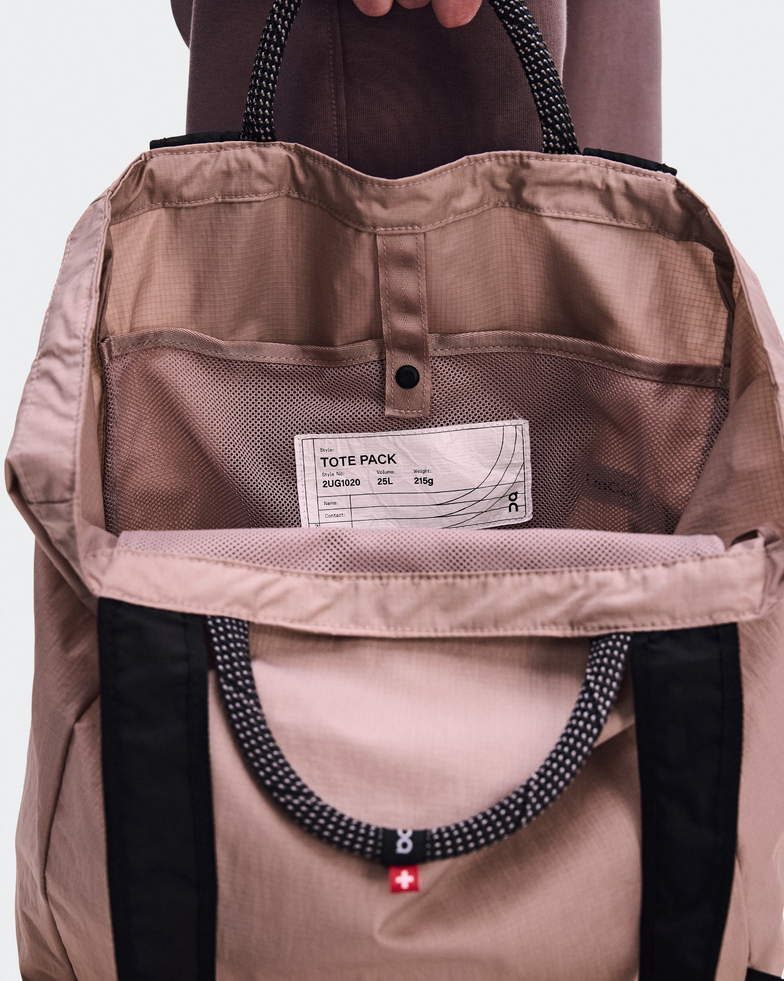 On Tote Pack 25L Biscuit & Black Unisexe Sacs