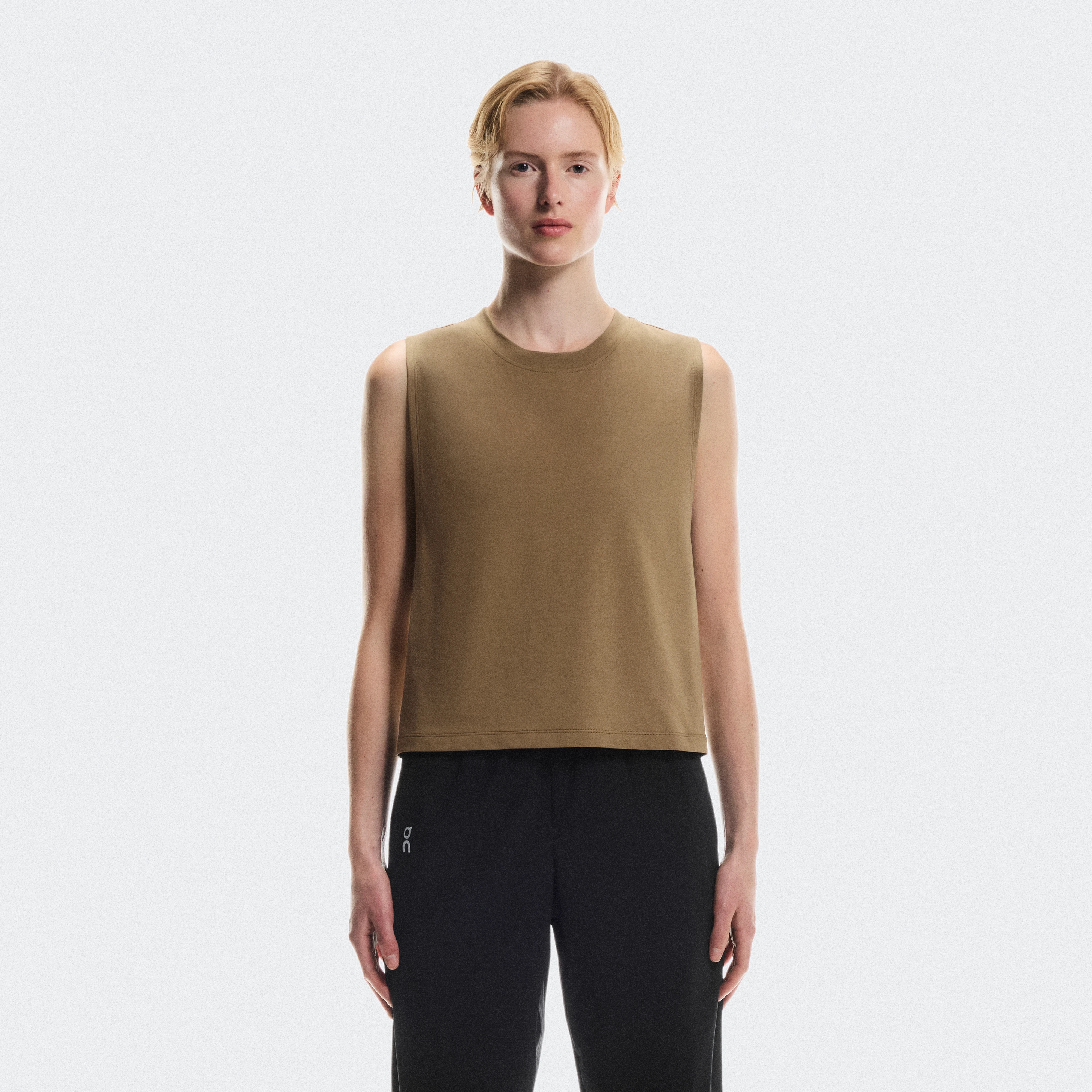On Focus Crop Nutmeg Femme – Training mixte, coupe crop, quotidien Hauts et t-shirts