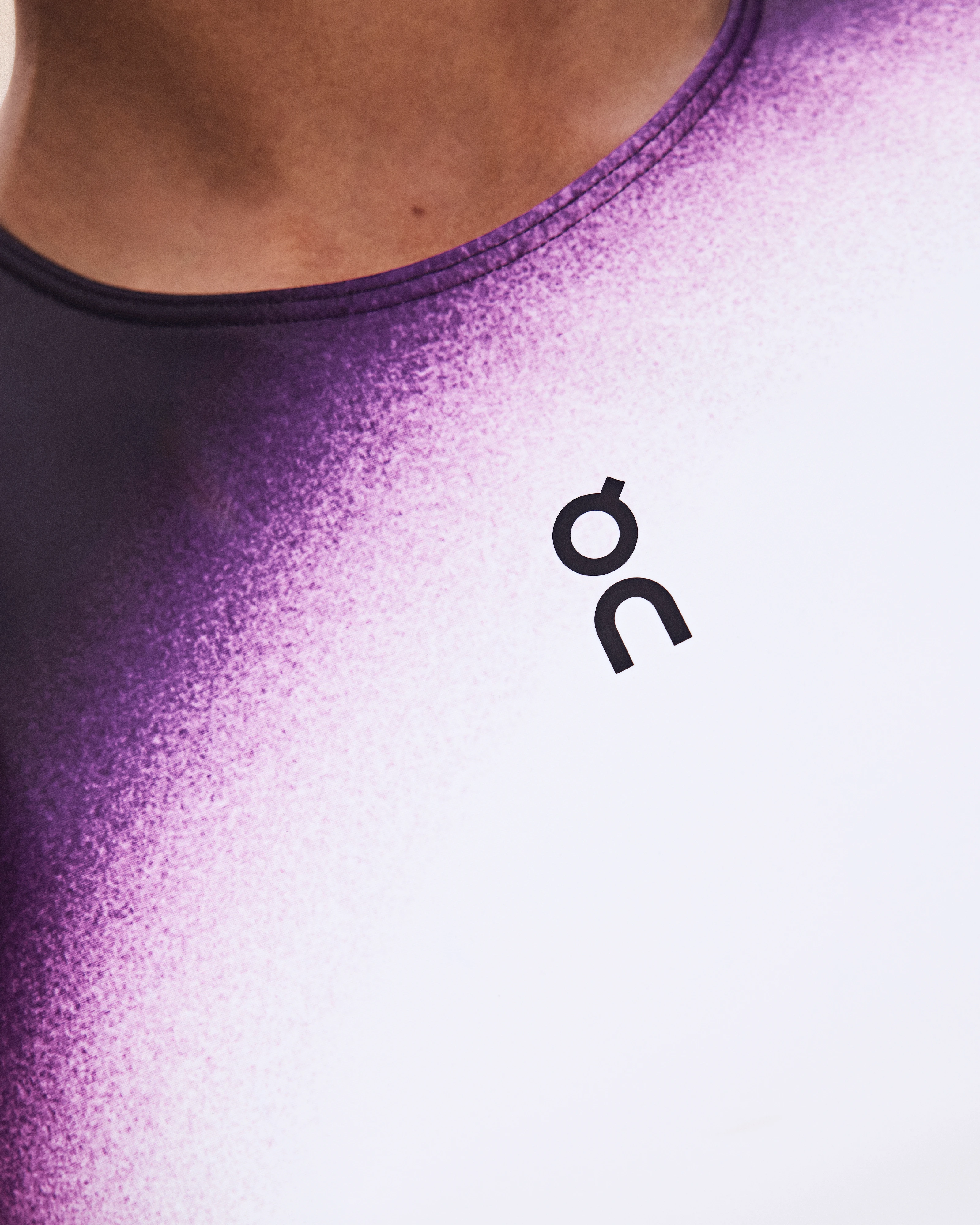 On Court Crop Top Swing White & Cassis Femme Hauts et t-shirts