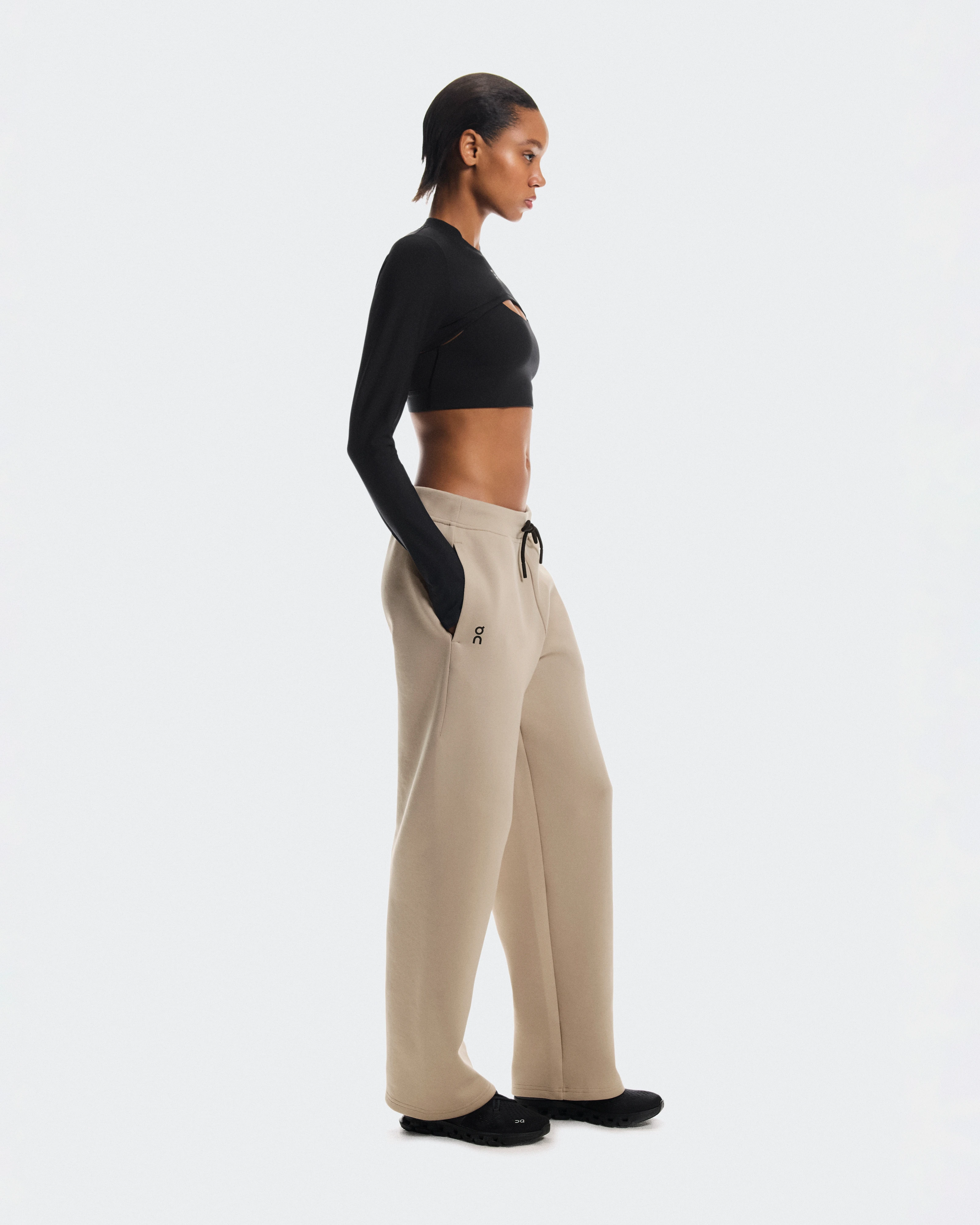 On Focus Tech Sweatpants Desert Femme Pantalons