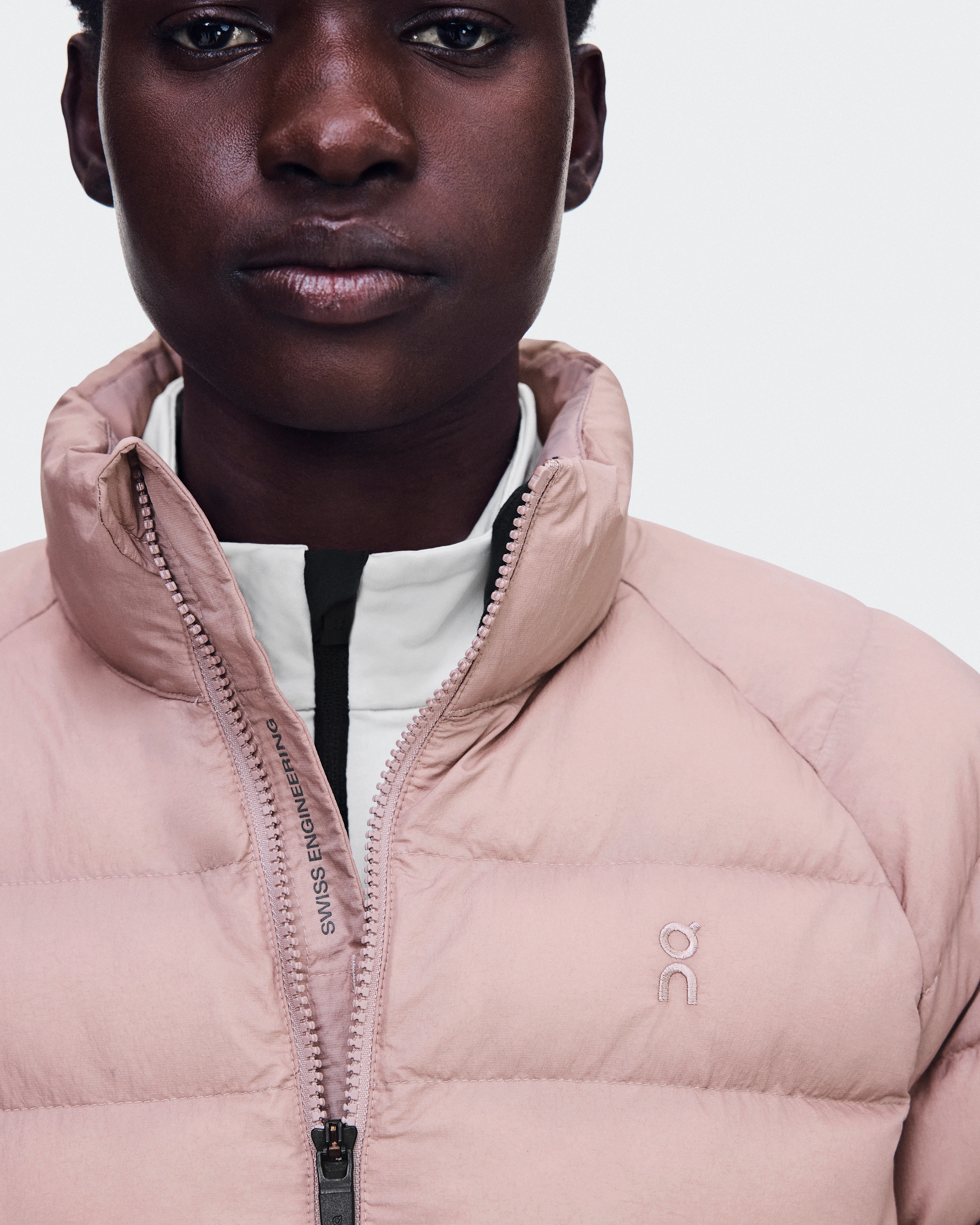 On Ascent Puffer Jacket Biscuit Femme Vestes