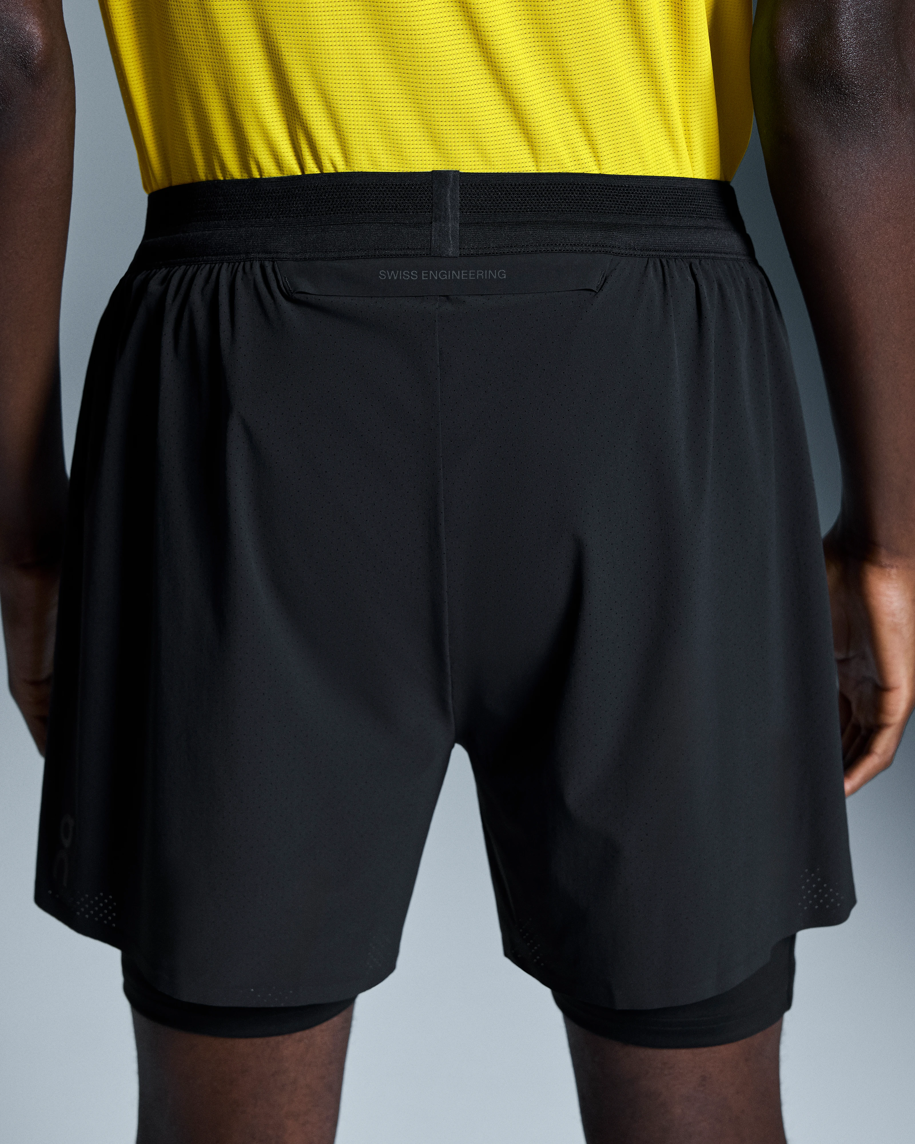 On 5" Performance 2/1 Shorts Black Homme Shorts