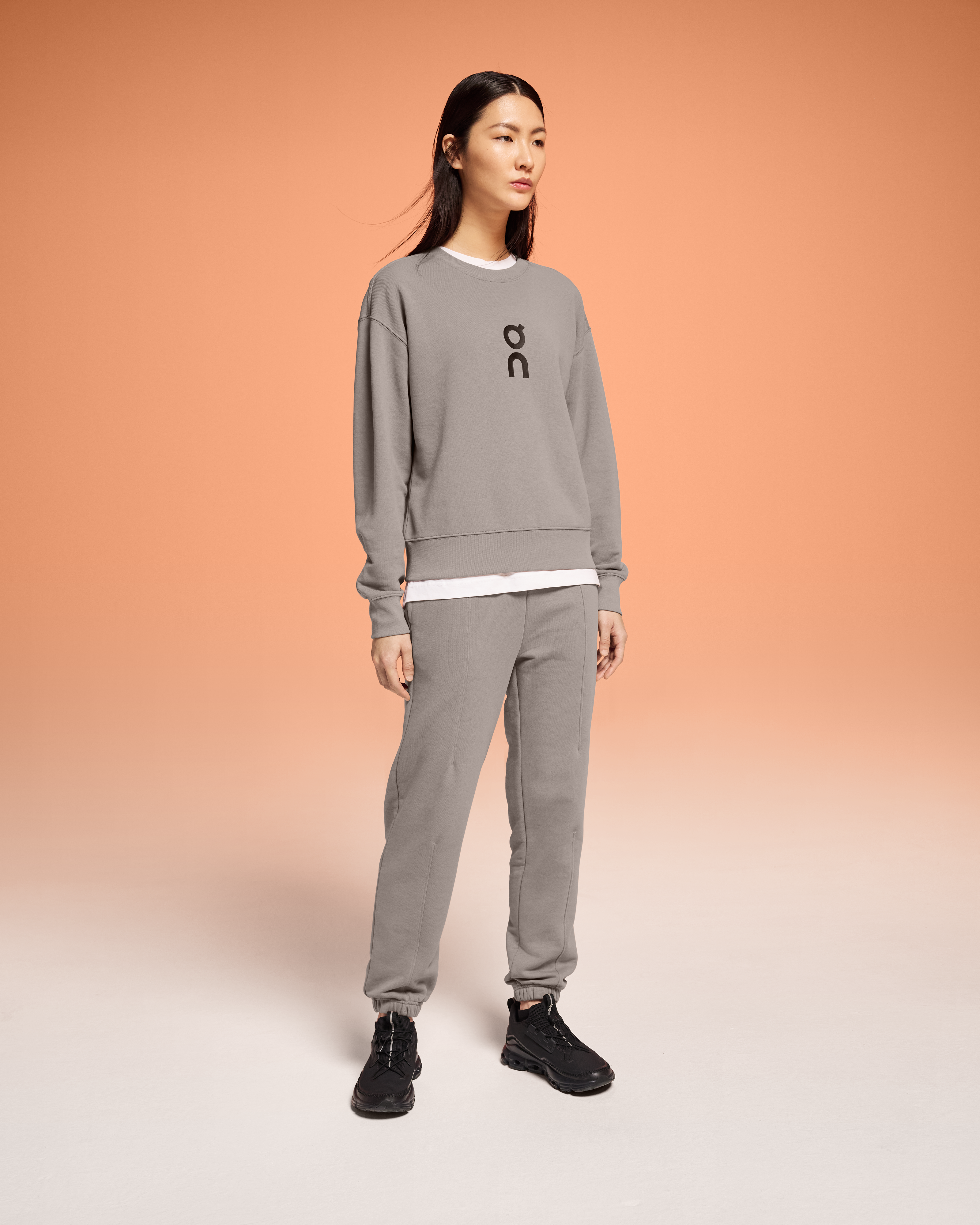 On Club Crew Cinder Femme Sweats à capuche et sweats