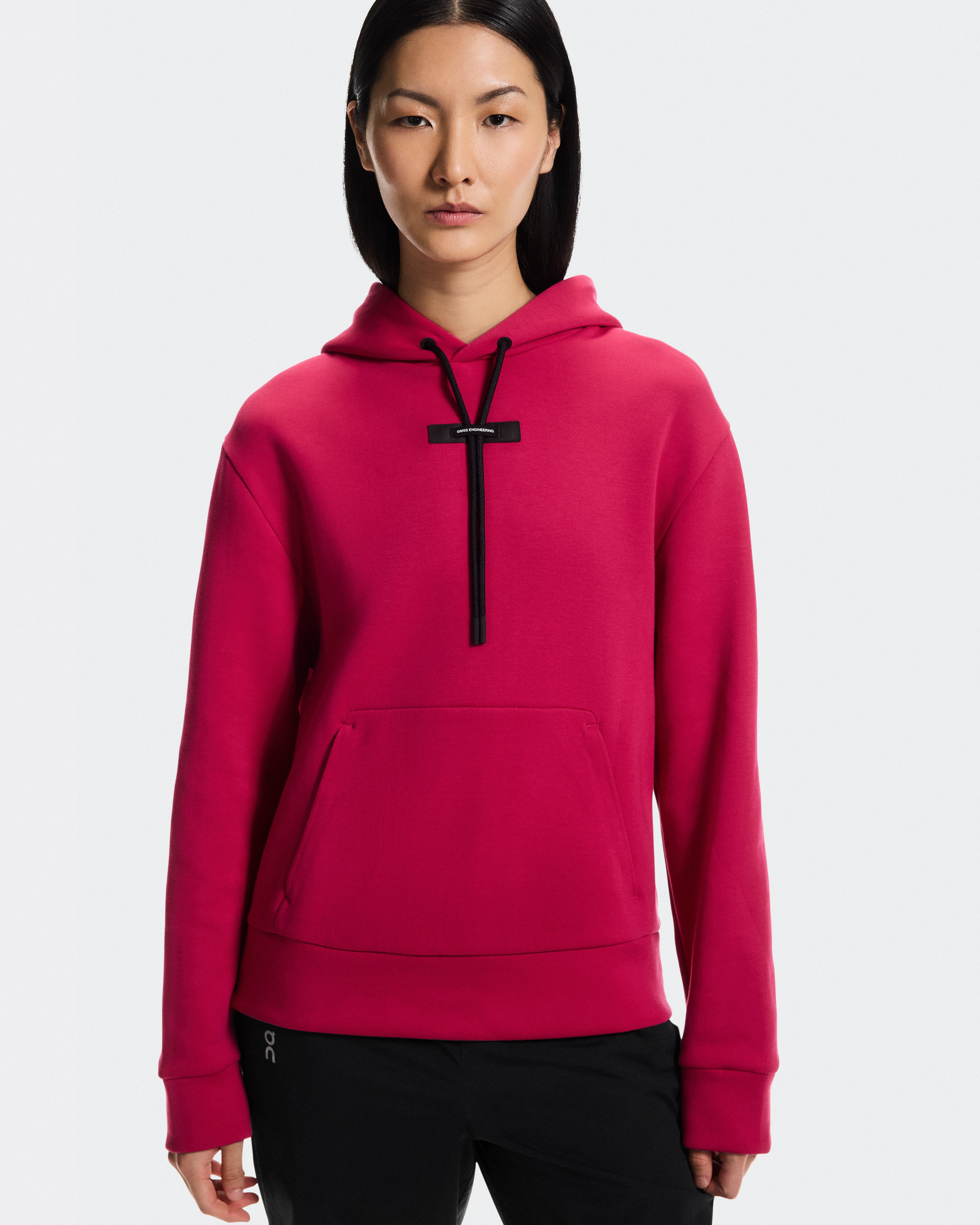 On Focus Tech Hoodie Grenadine Femme Sweats à capuche et sweats