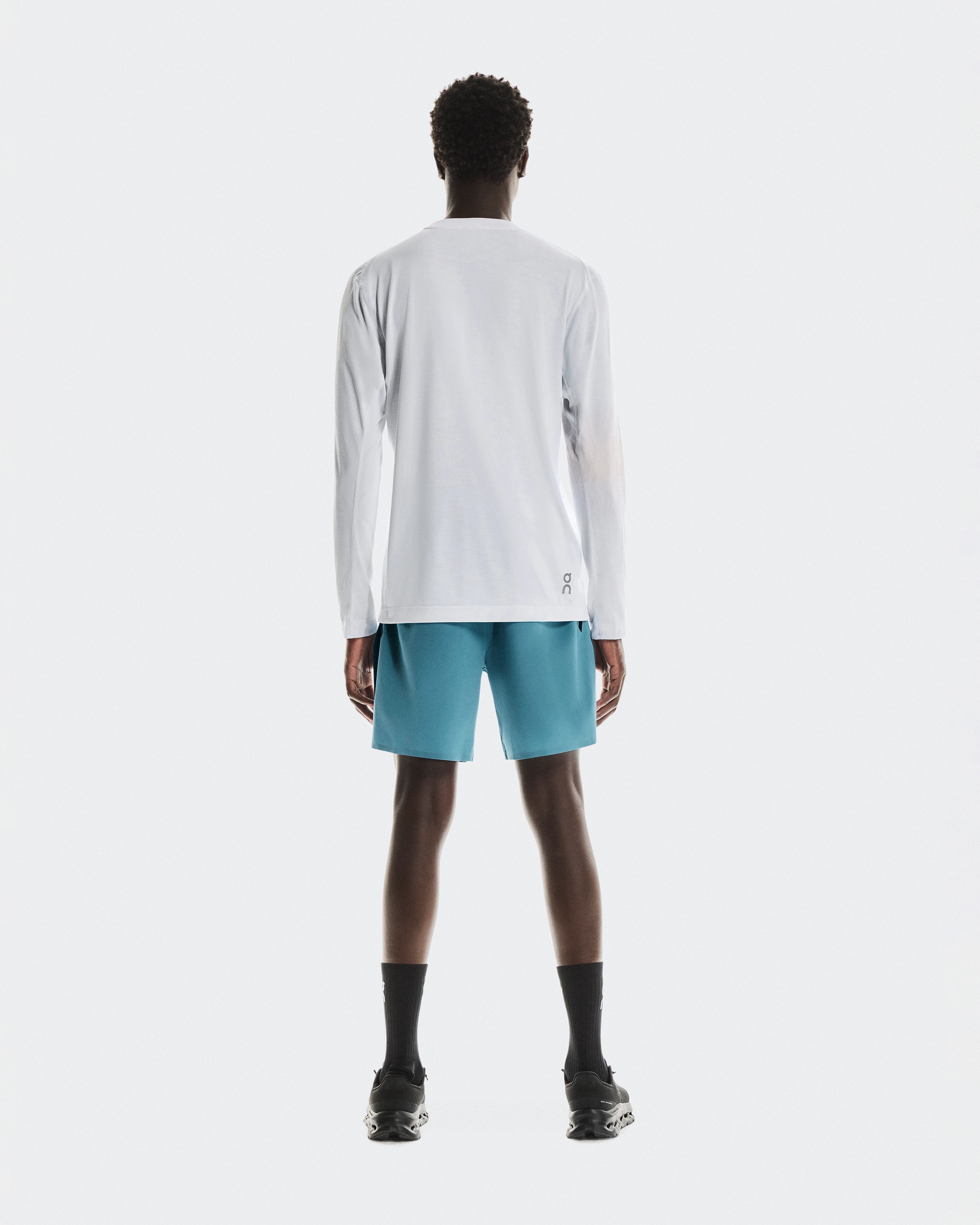 On Train Long-T Graphic White Homme Hauts et t-shirts