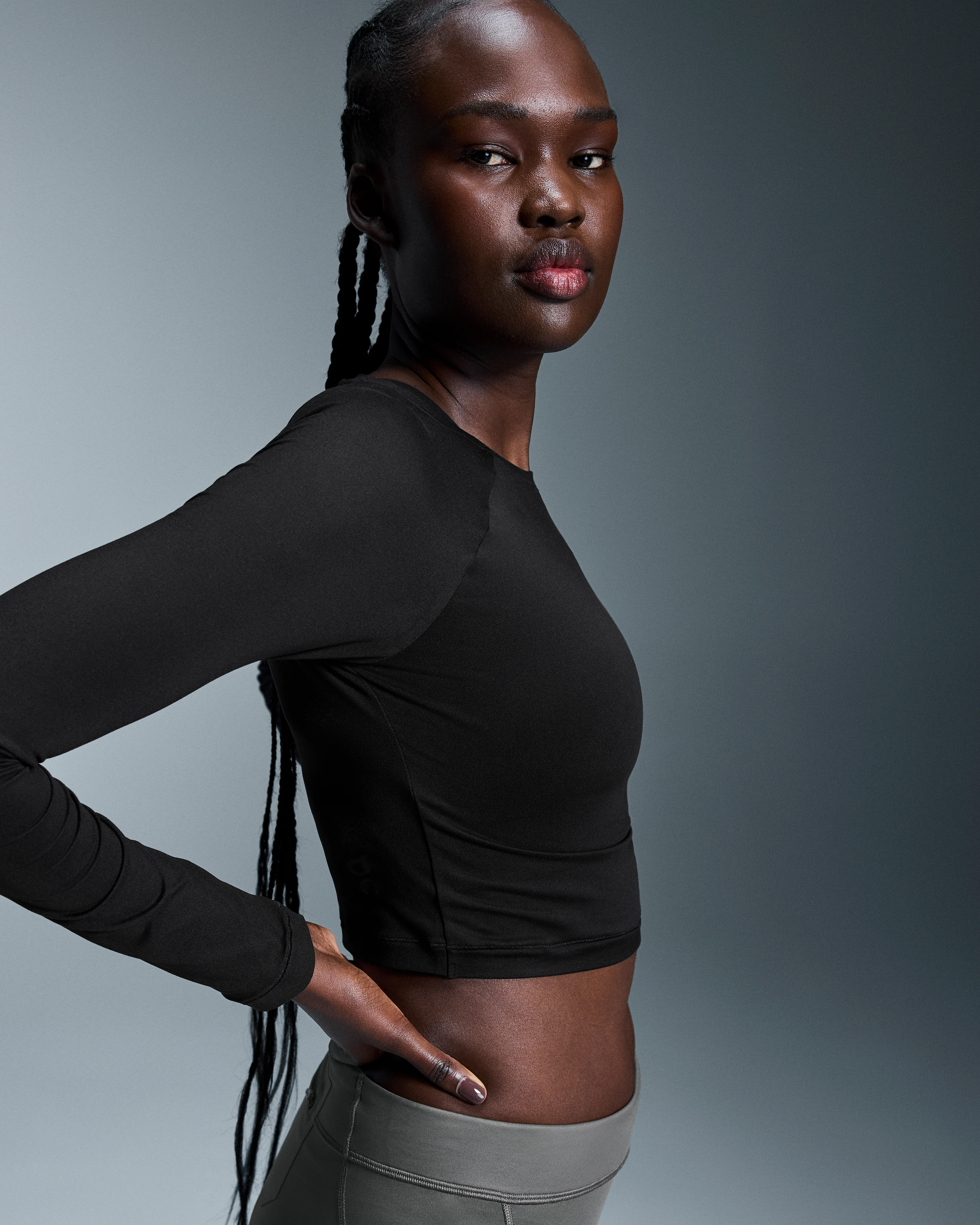 On Studio Long-T Crop Black Femme Hauts et t-shirts