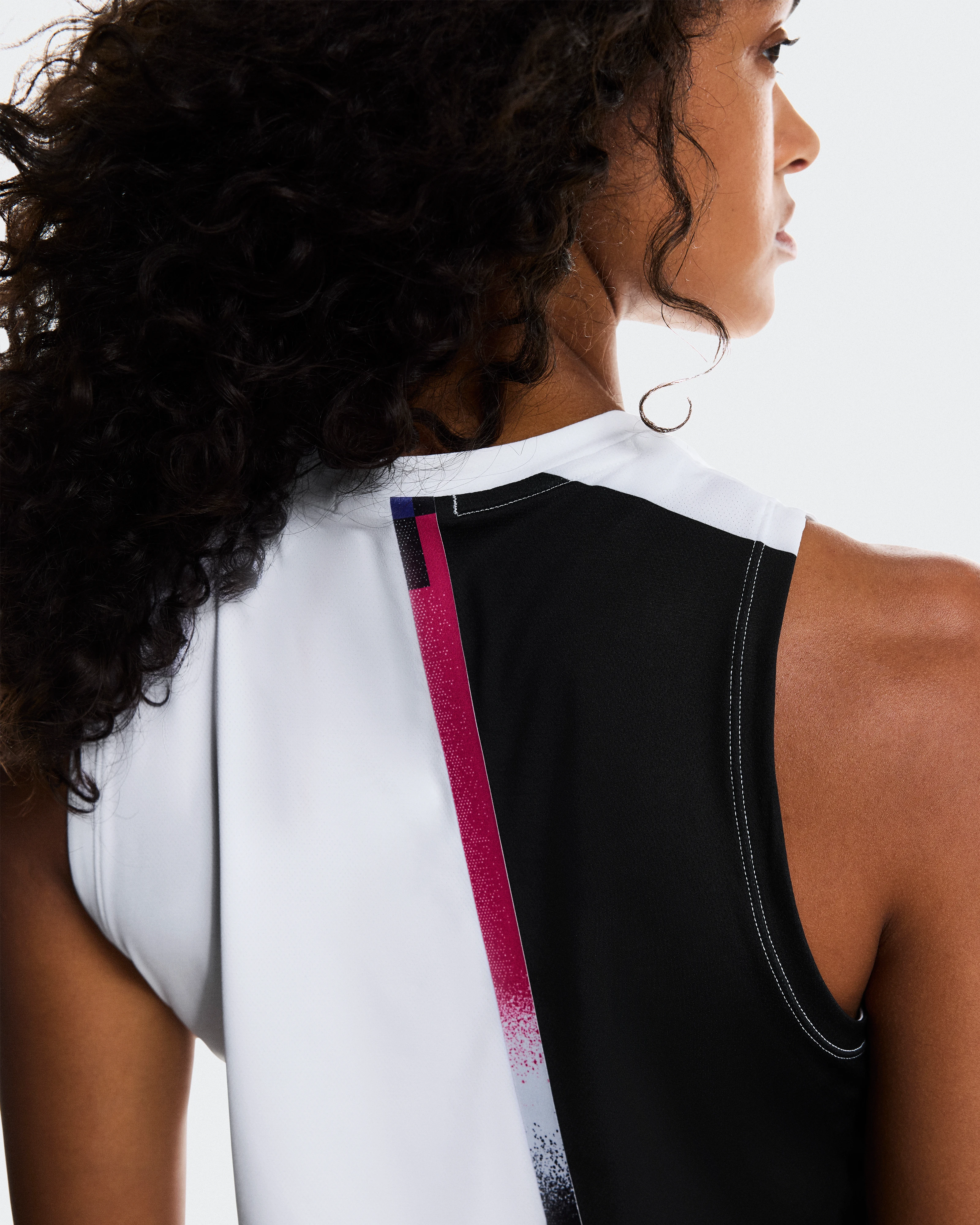 On Court Tank White & Black Femme Hauts et t-shirts