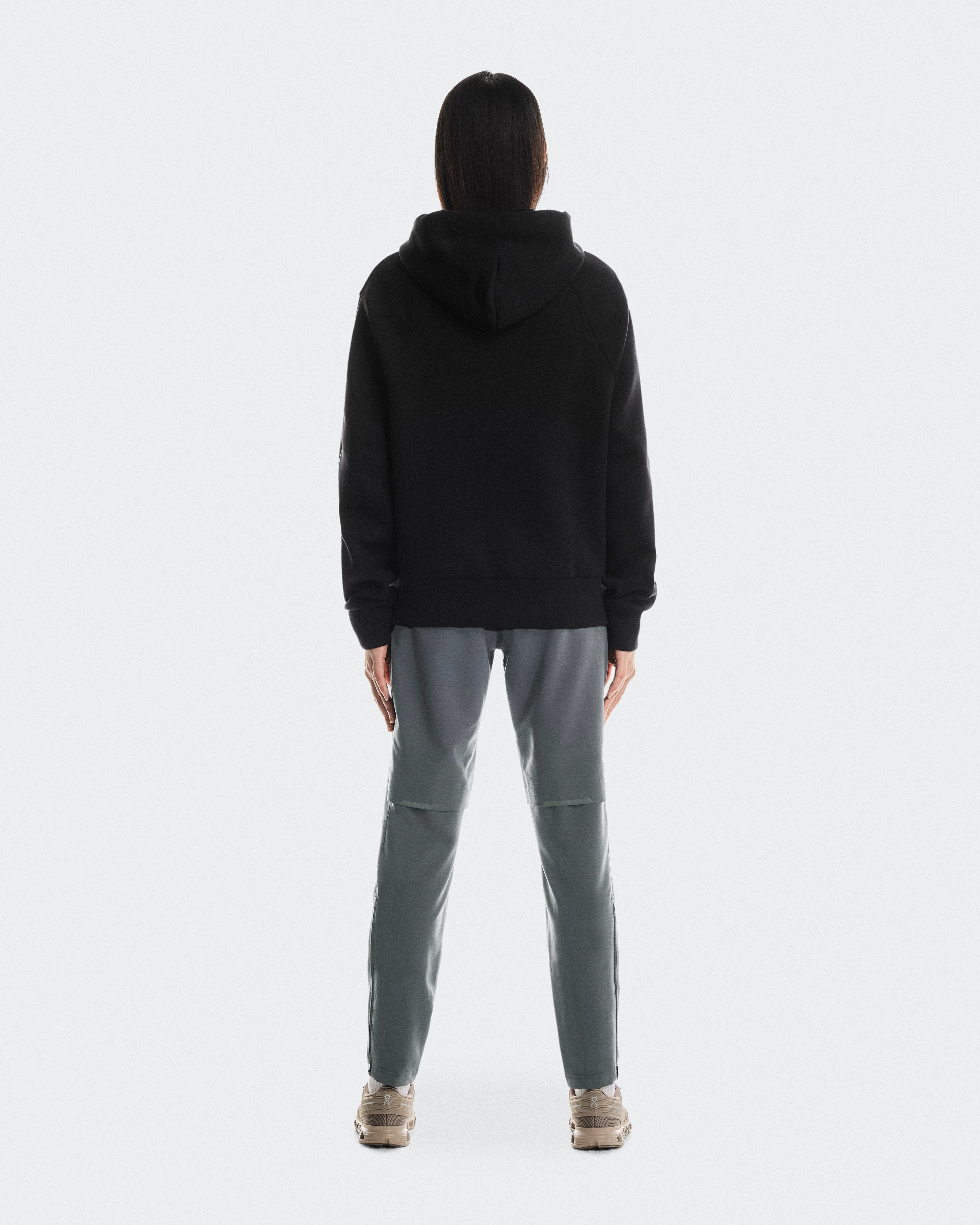 On Focus Tech Zip Hoodie Black Femme Sweats à capuche et sweats