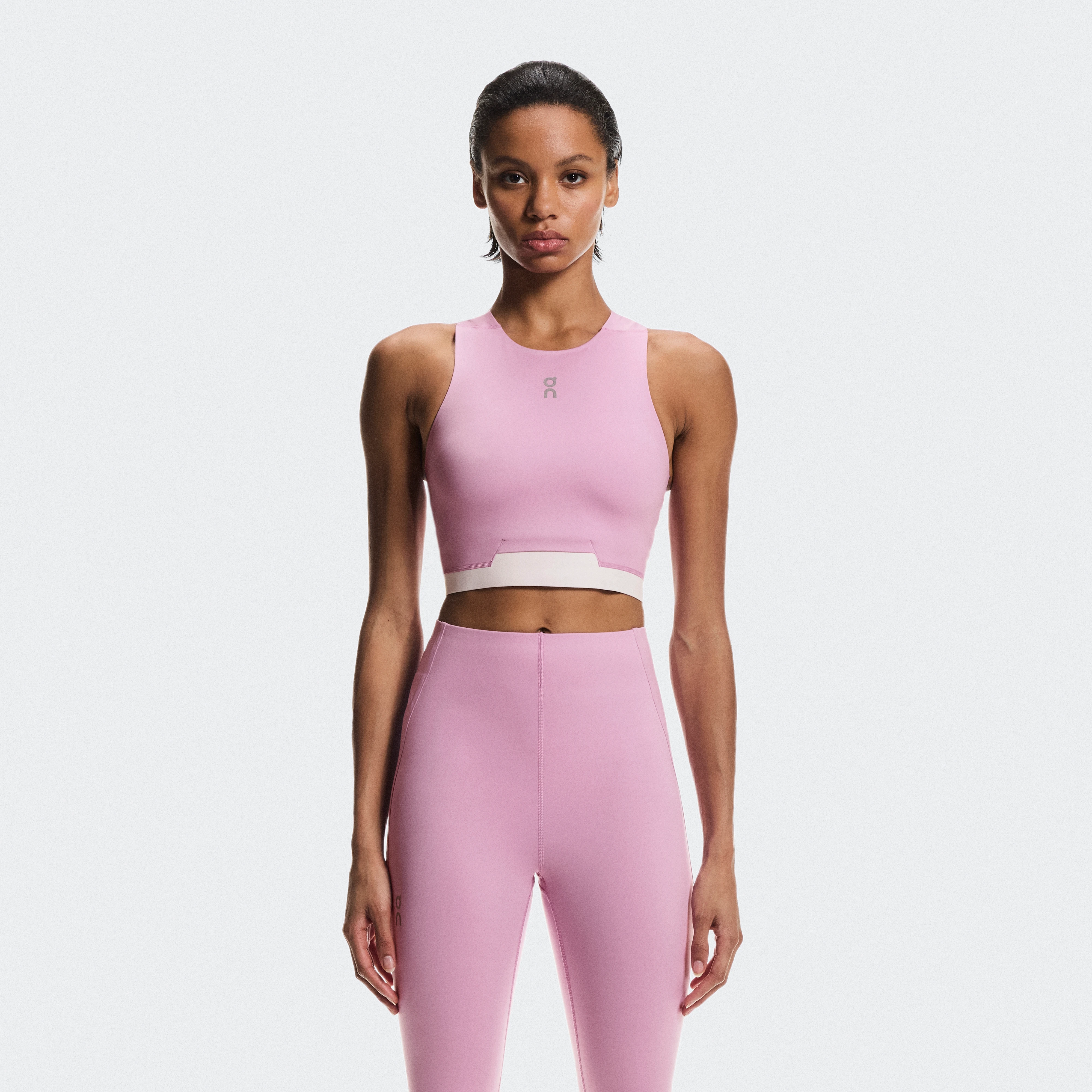 On Train 2-in-1 Crop Sakura Femme – HIIT, entraînement polyvalent, crop top 2-en-1 Hauts et t-shirts