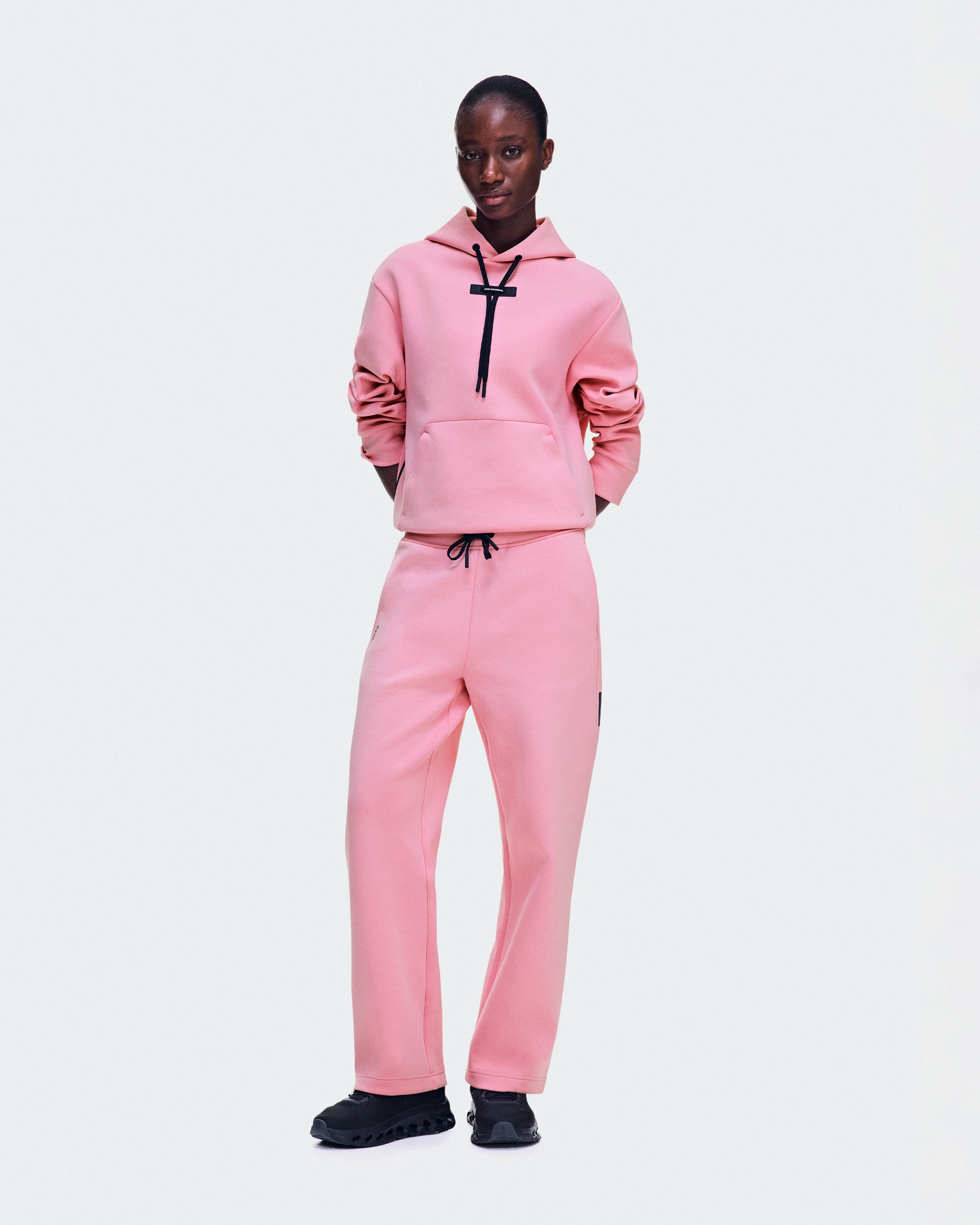 On Focus Tech Hoodie Magnolia Femme Sweats à capuche et sweats