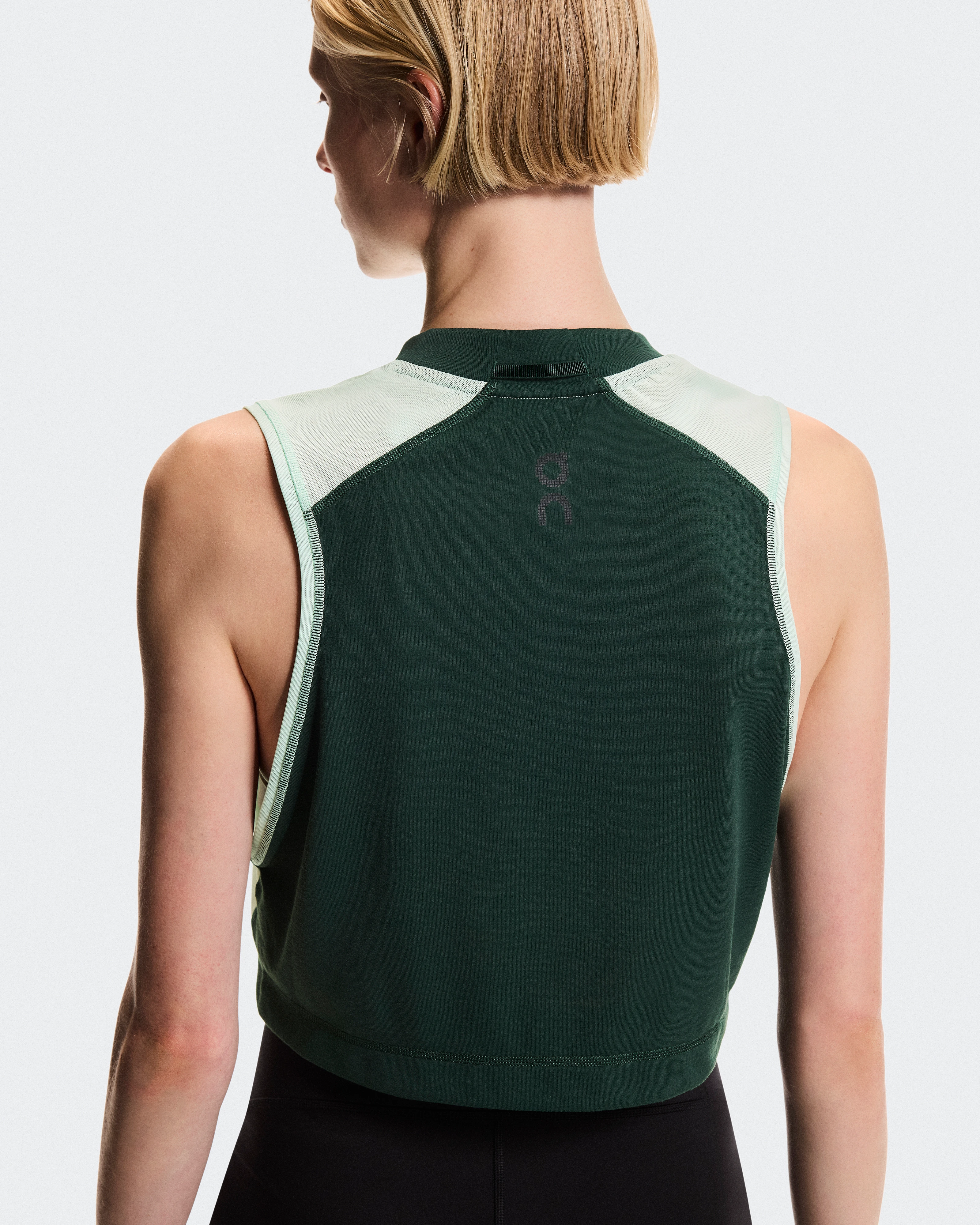 On Train Volt Tank Obsidian Femme Hauts et t-shirts
