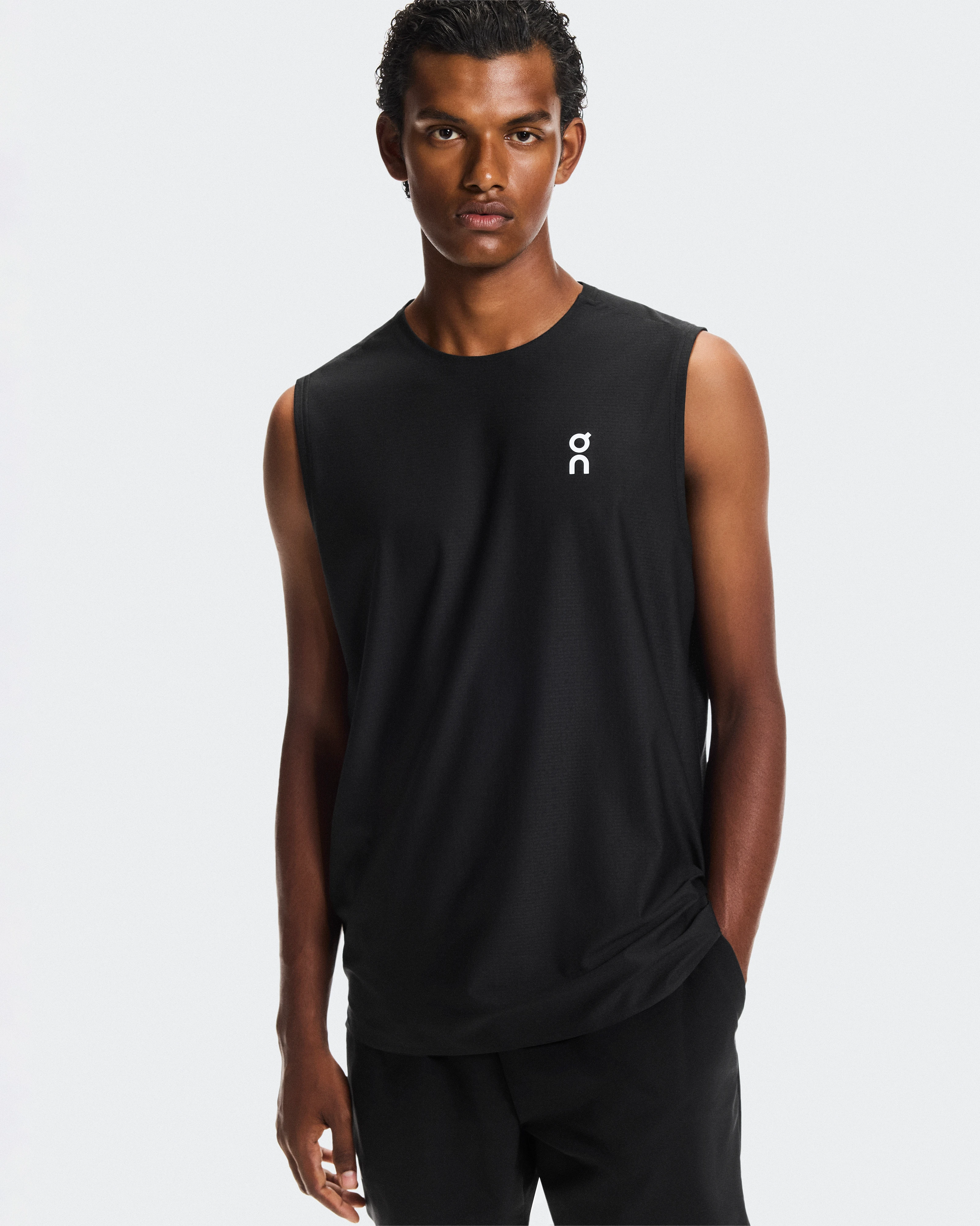 On Court Tank Black Homme Hauts et t-shirts
