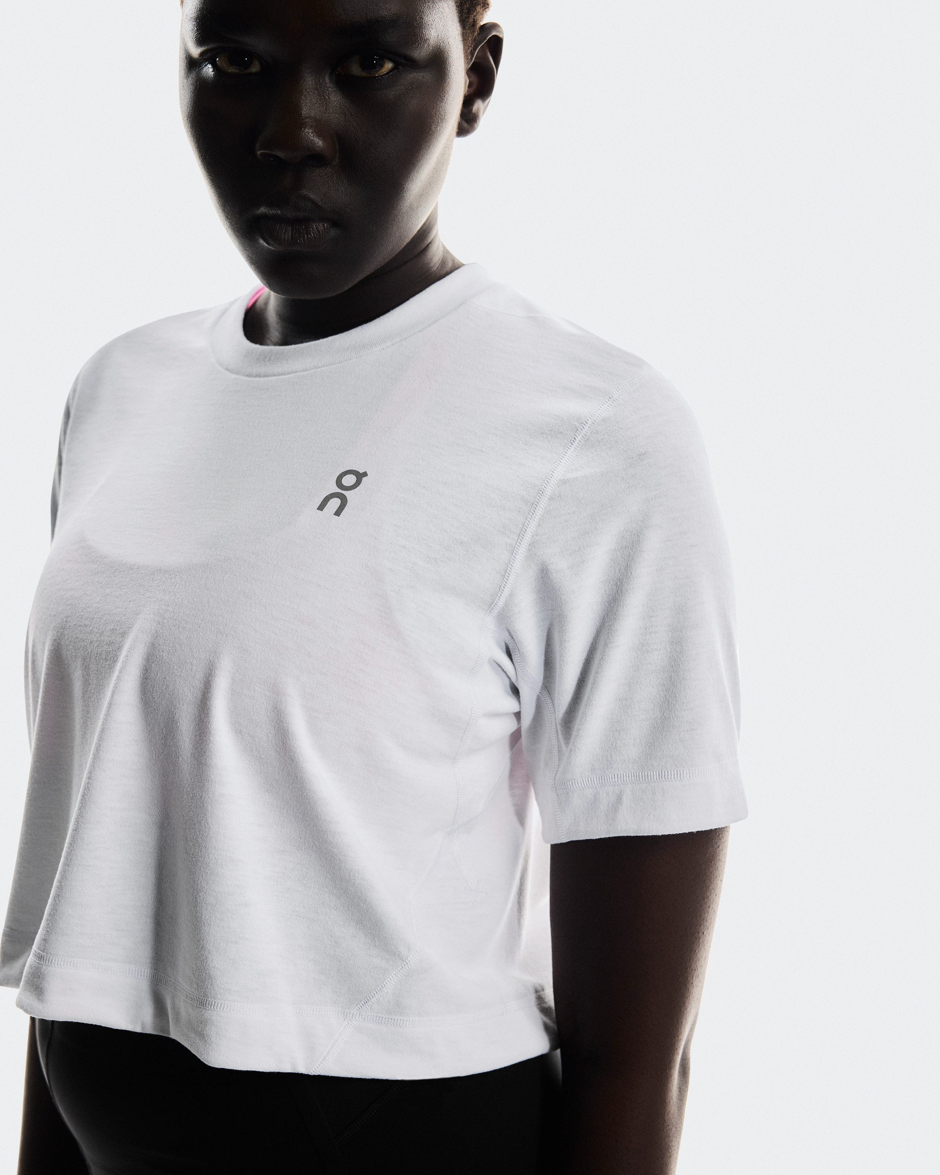 On Train-T Crop White Femme Hauts et t-shirts