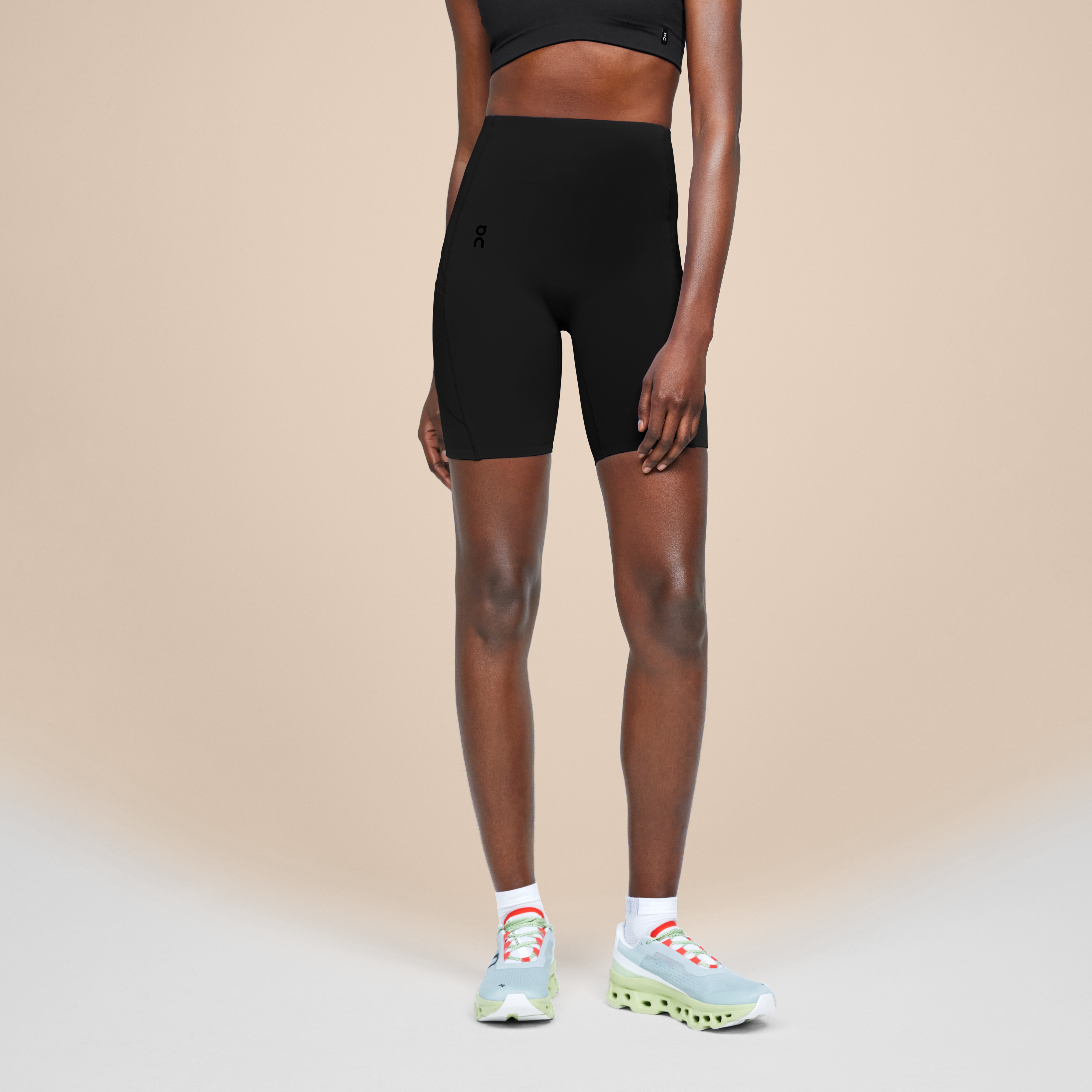 On Movement Tights Short Black Femme – Activités faible intensité, quotidien, récupération Leggings Shorts