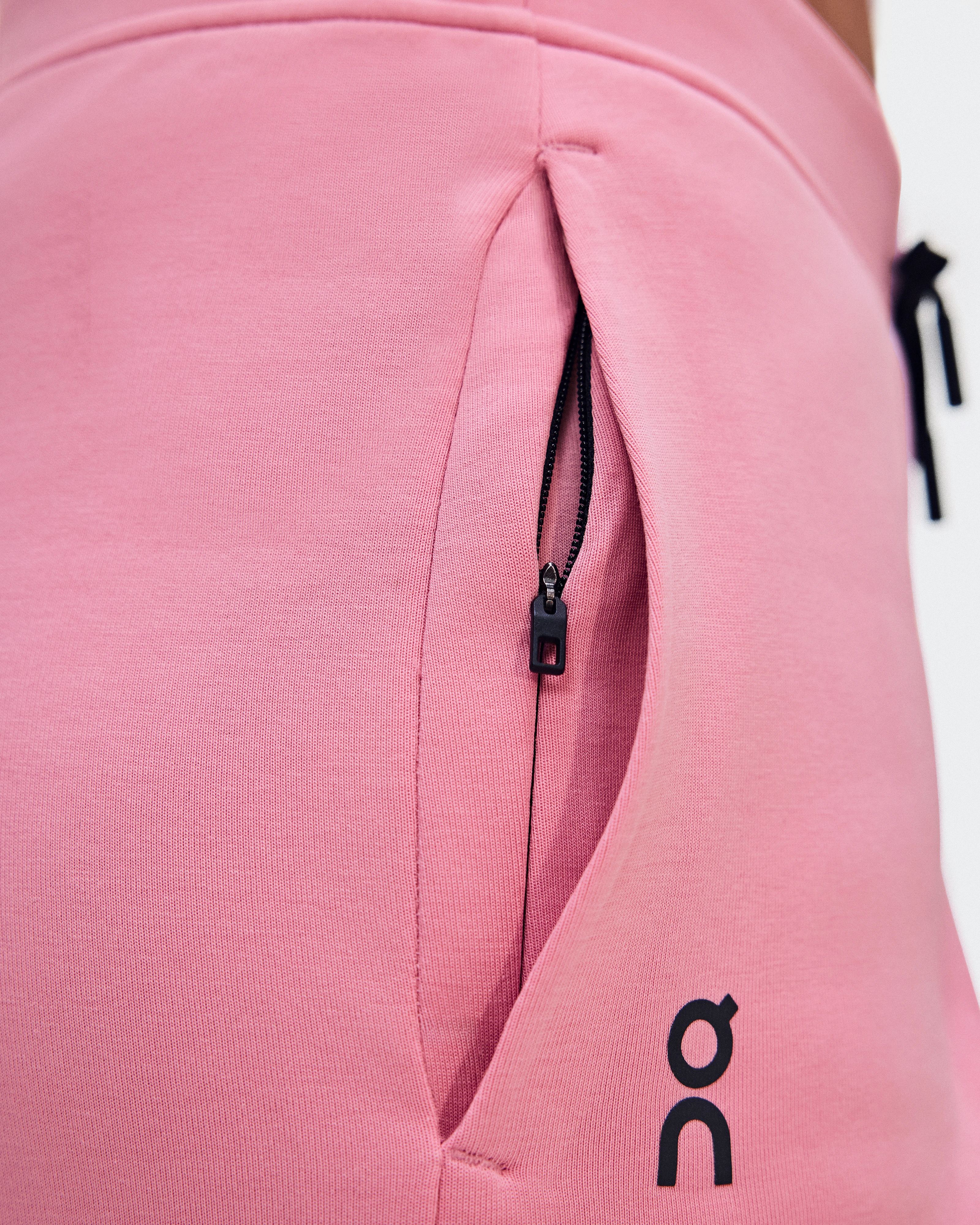 On Focus Tech Sweatpants Magnolia Femme Pantalons