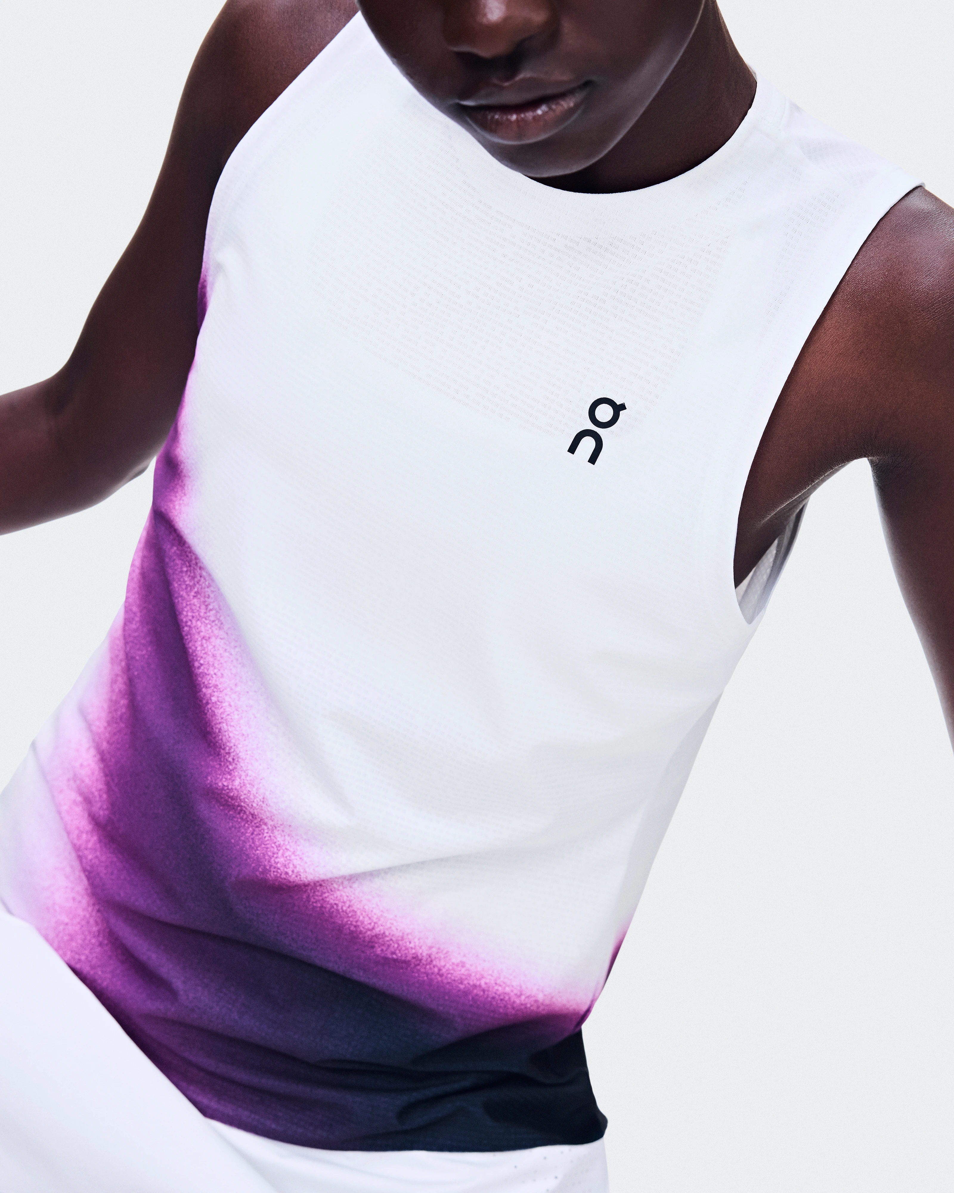 On Court Tank Swing White & Cassis Femme Hauts et t-shirts