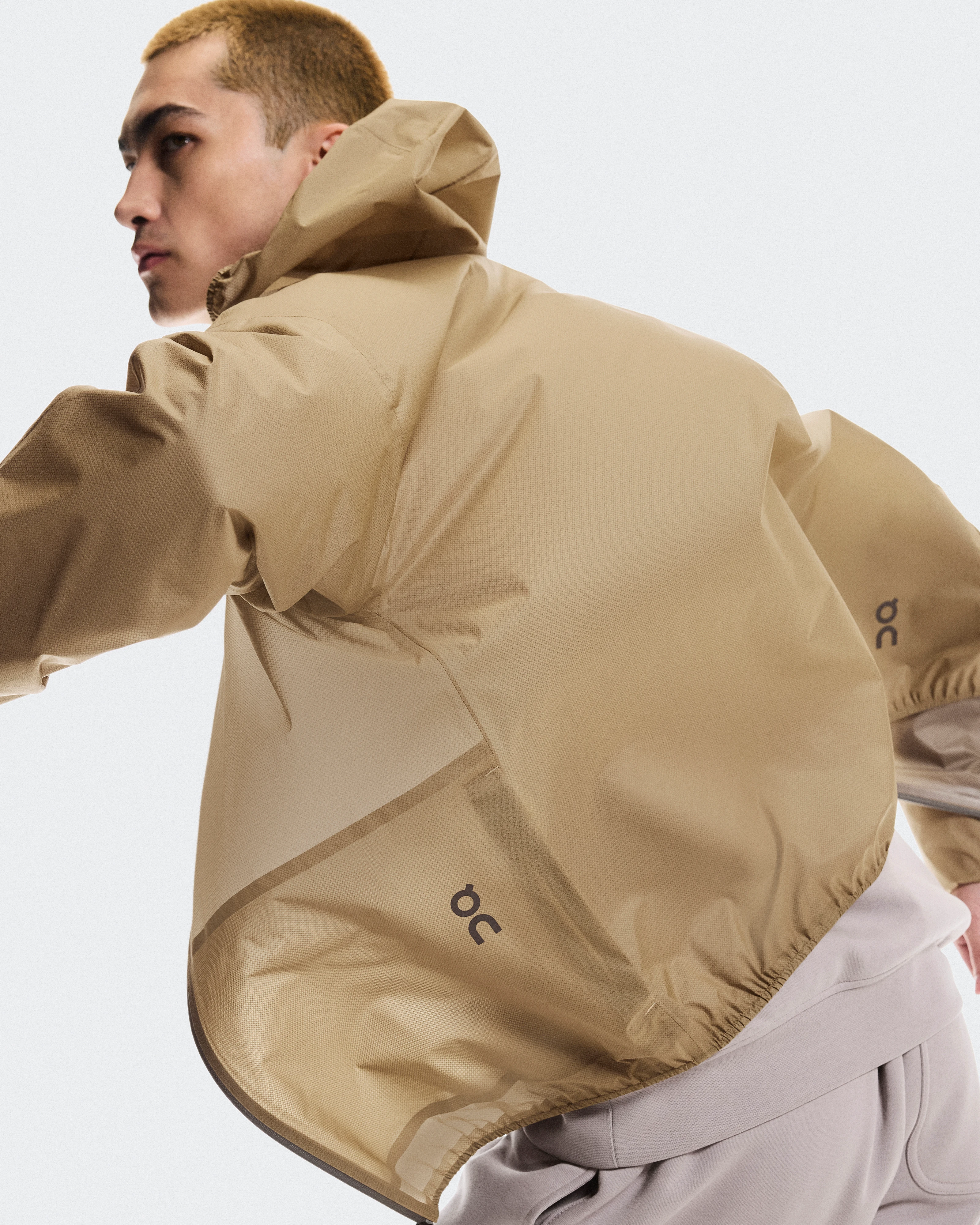 On Explore Lightweight Waterproof Jacket Chai Homme Vestes