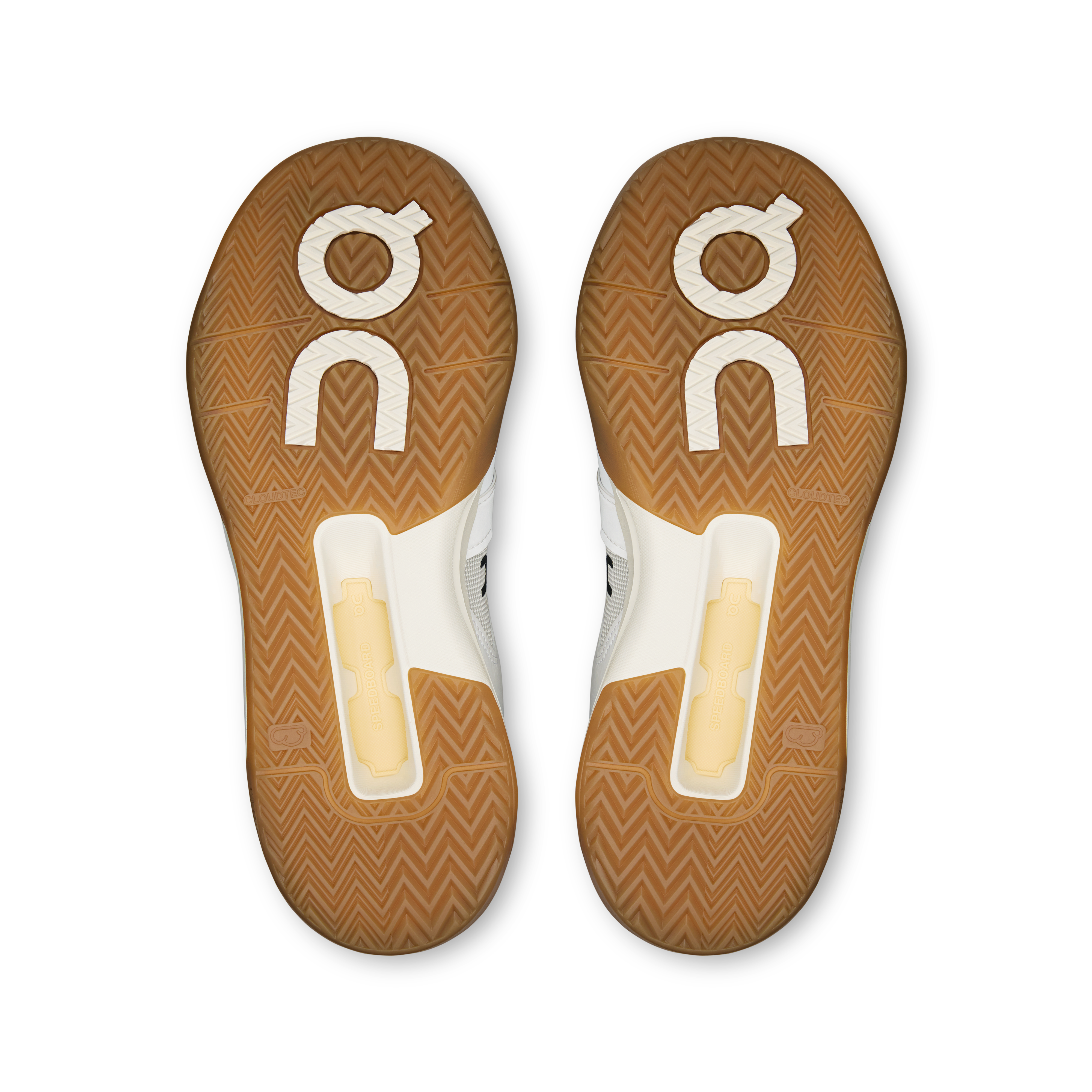 On THE ROGER Clubhouse Pro White & Ivory Femme Tennis Chaussures