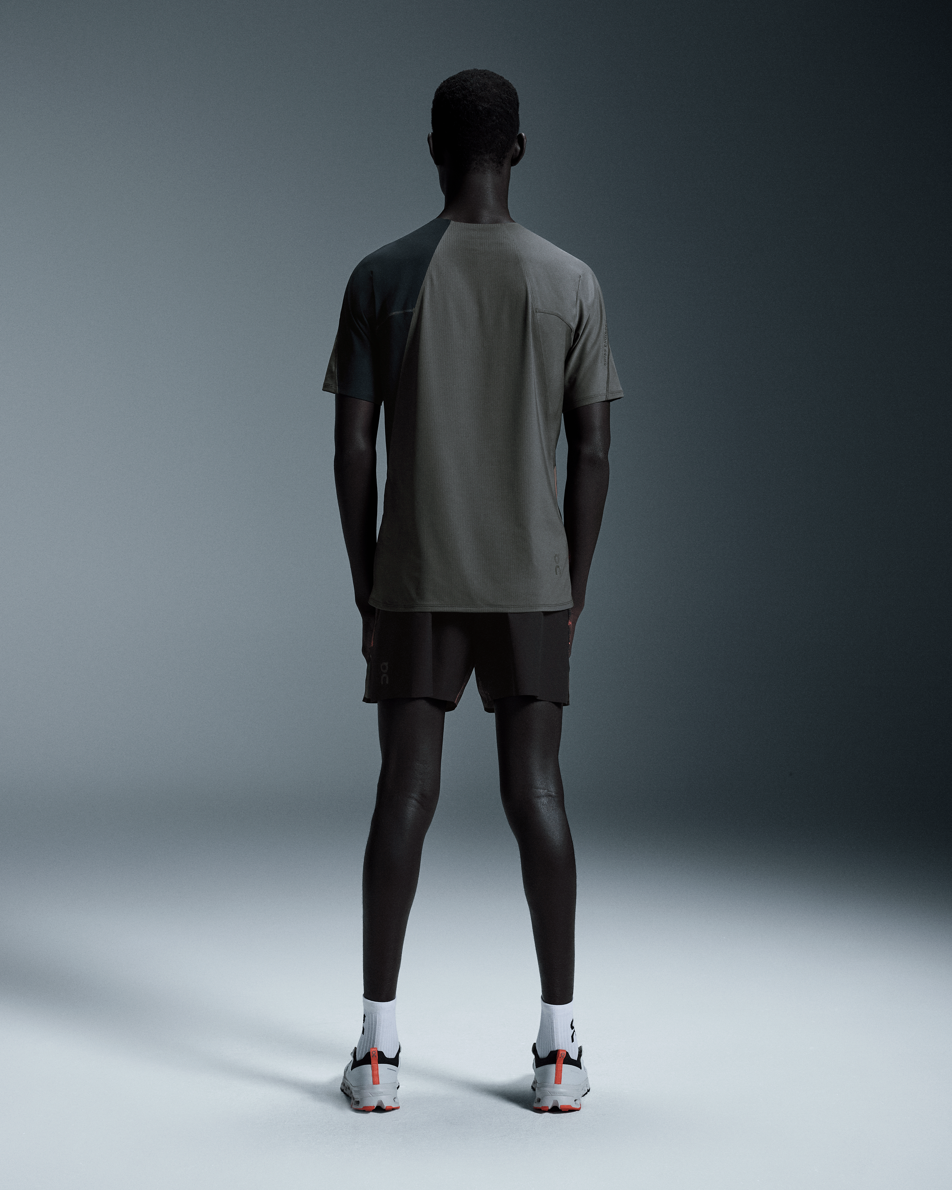 On Ultra-T Eclipse & Black Homme Hauts et t-shirts