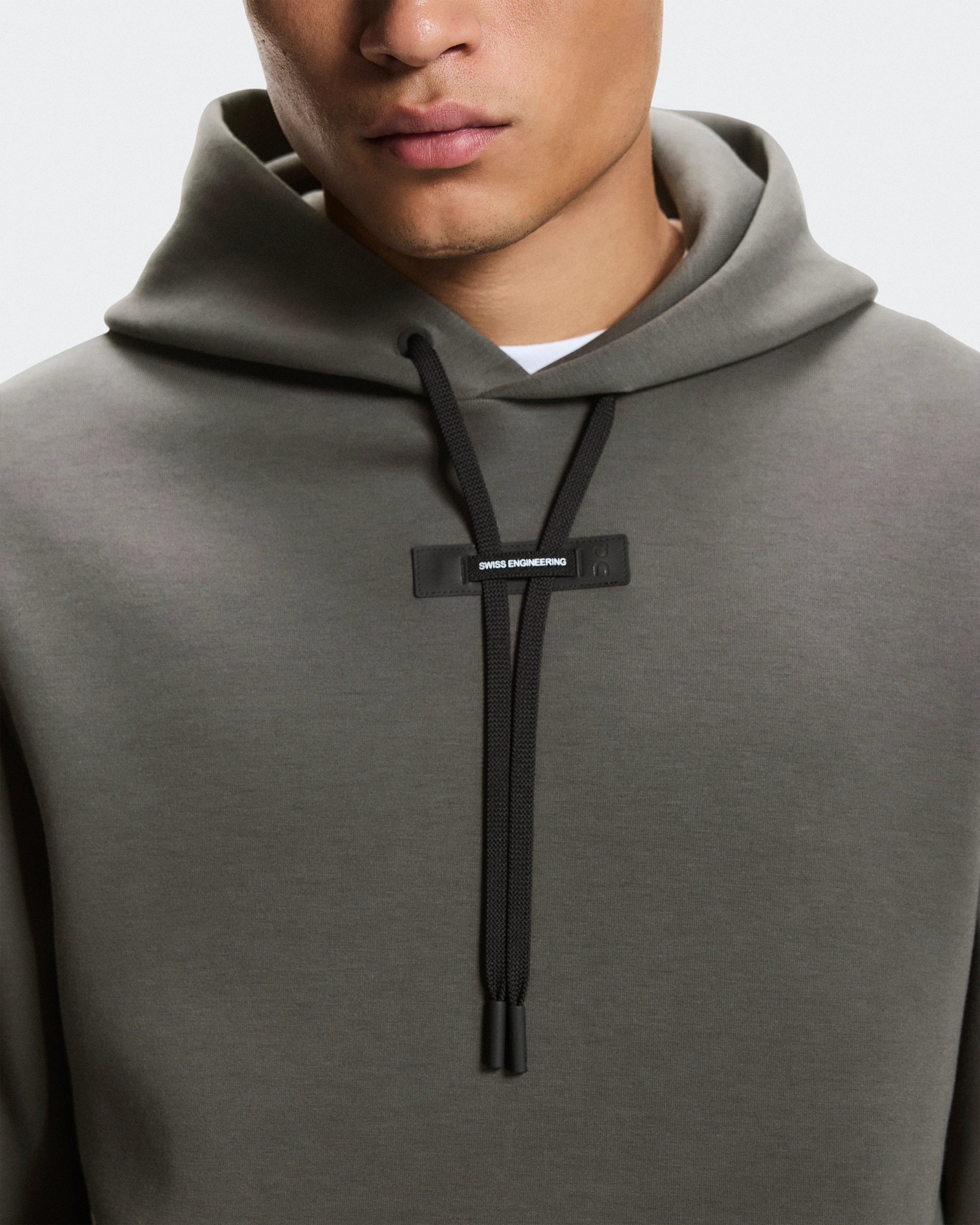 On Focus Tech Hoodie Shadow Homme Sweats à capuche et sweats
