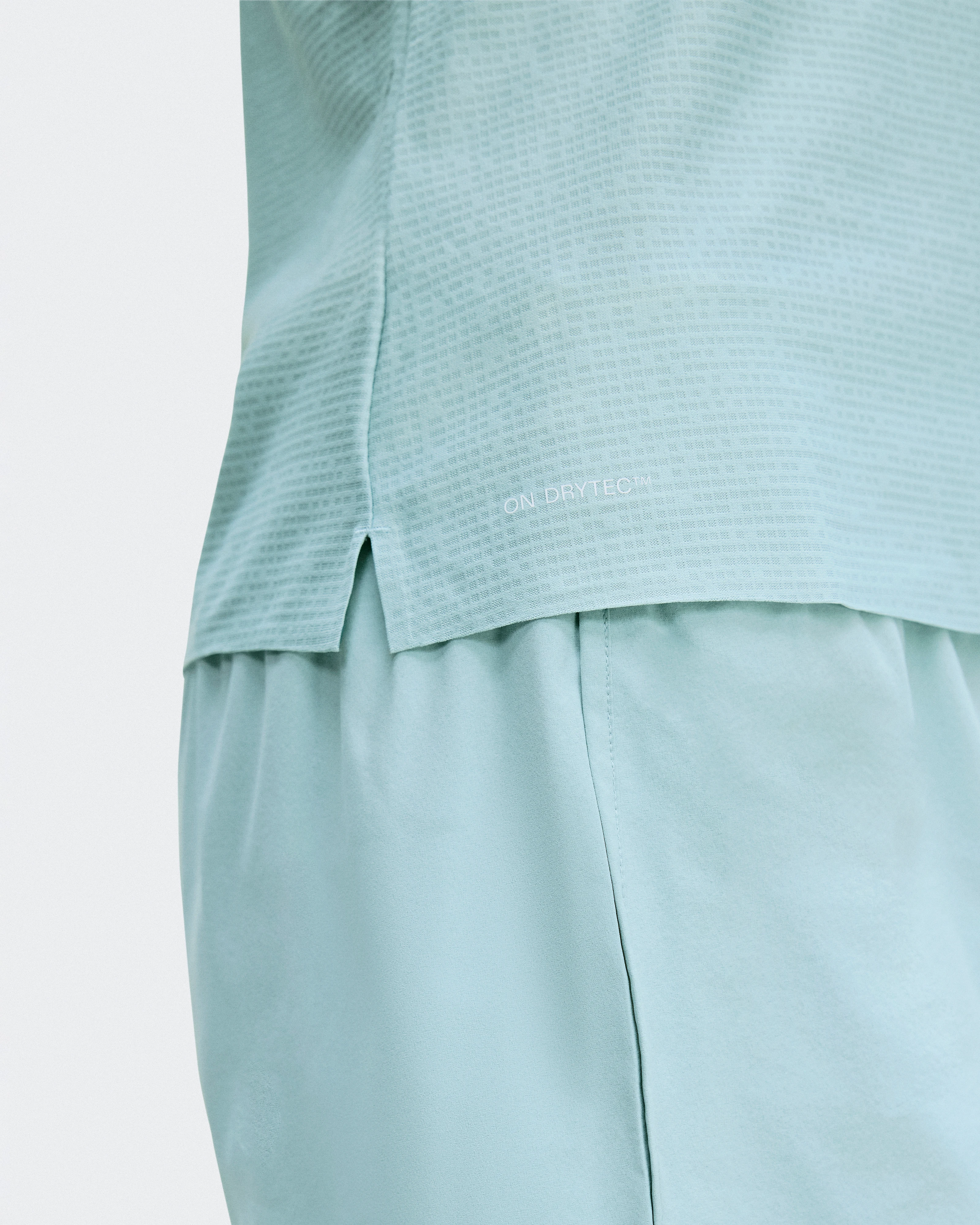 On Court-T Brook Femme Hauts et t-shirts