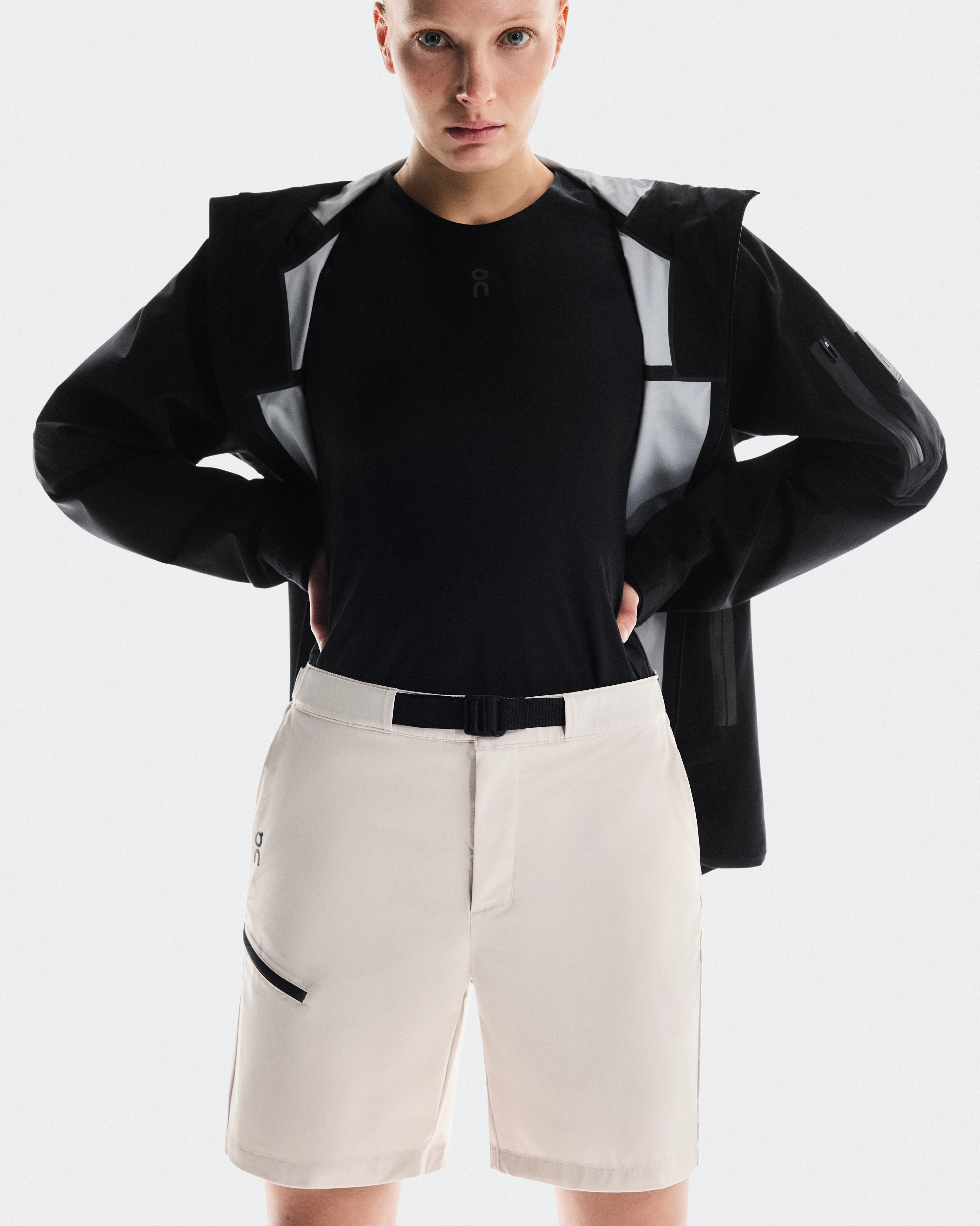 On Trek Short Silver Femme Shorts