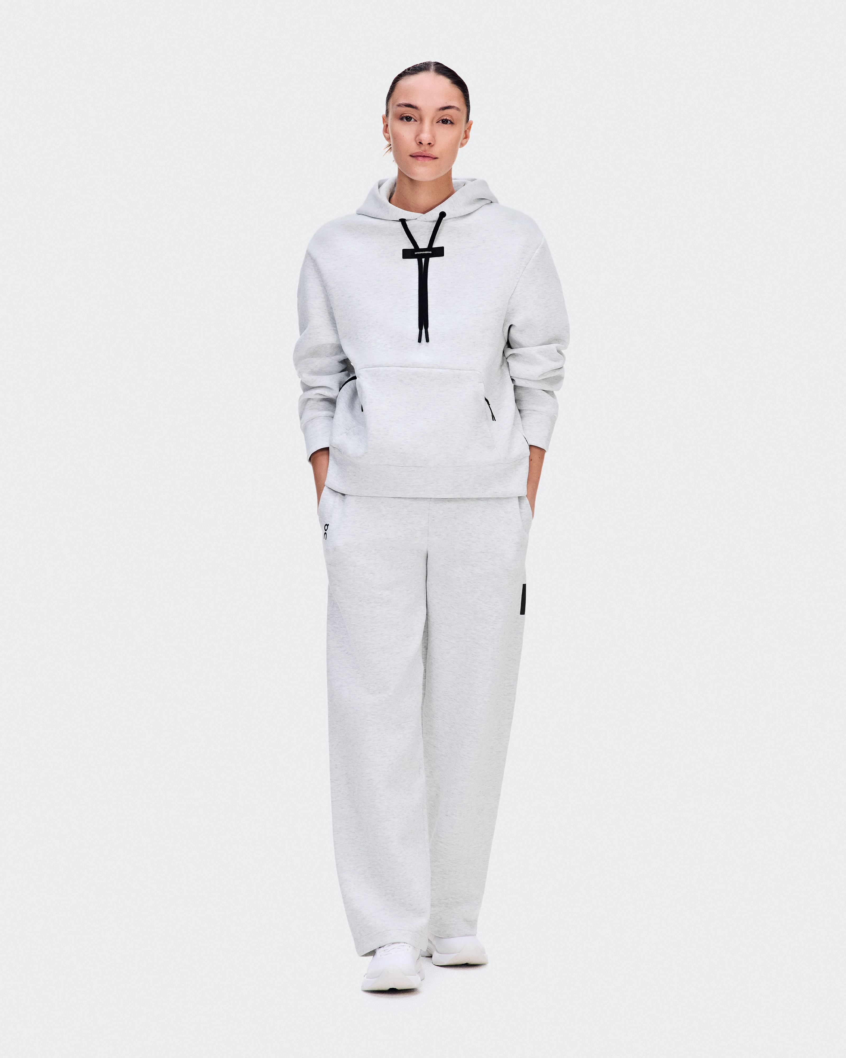 On Focus Tech Hoodie Crater Femme Sweats à capuche et sweats