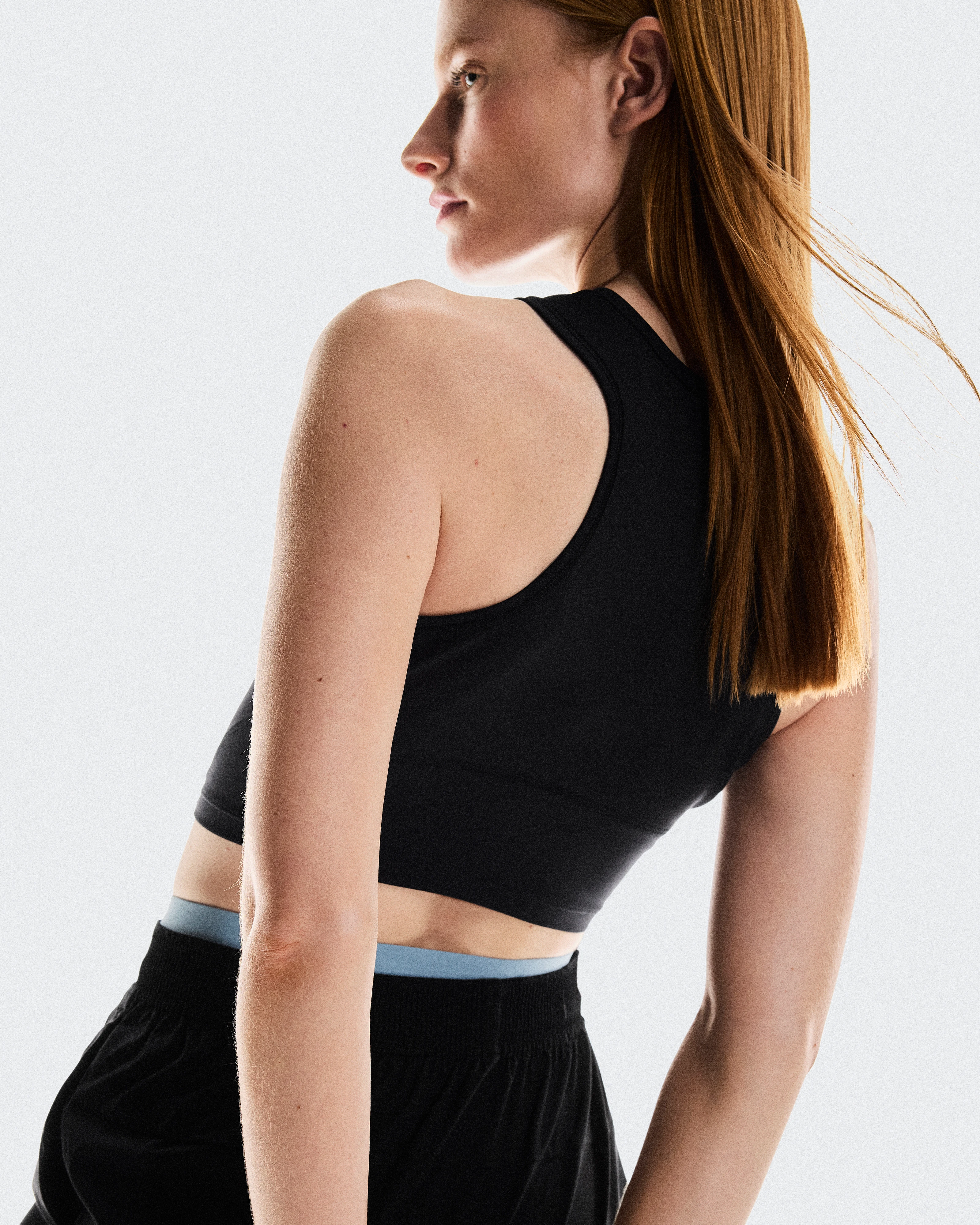 On Studio Crop Black Femme Hauts et t-shirts