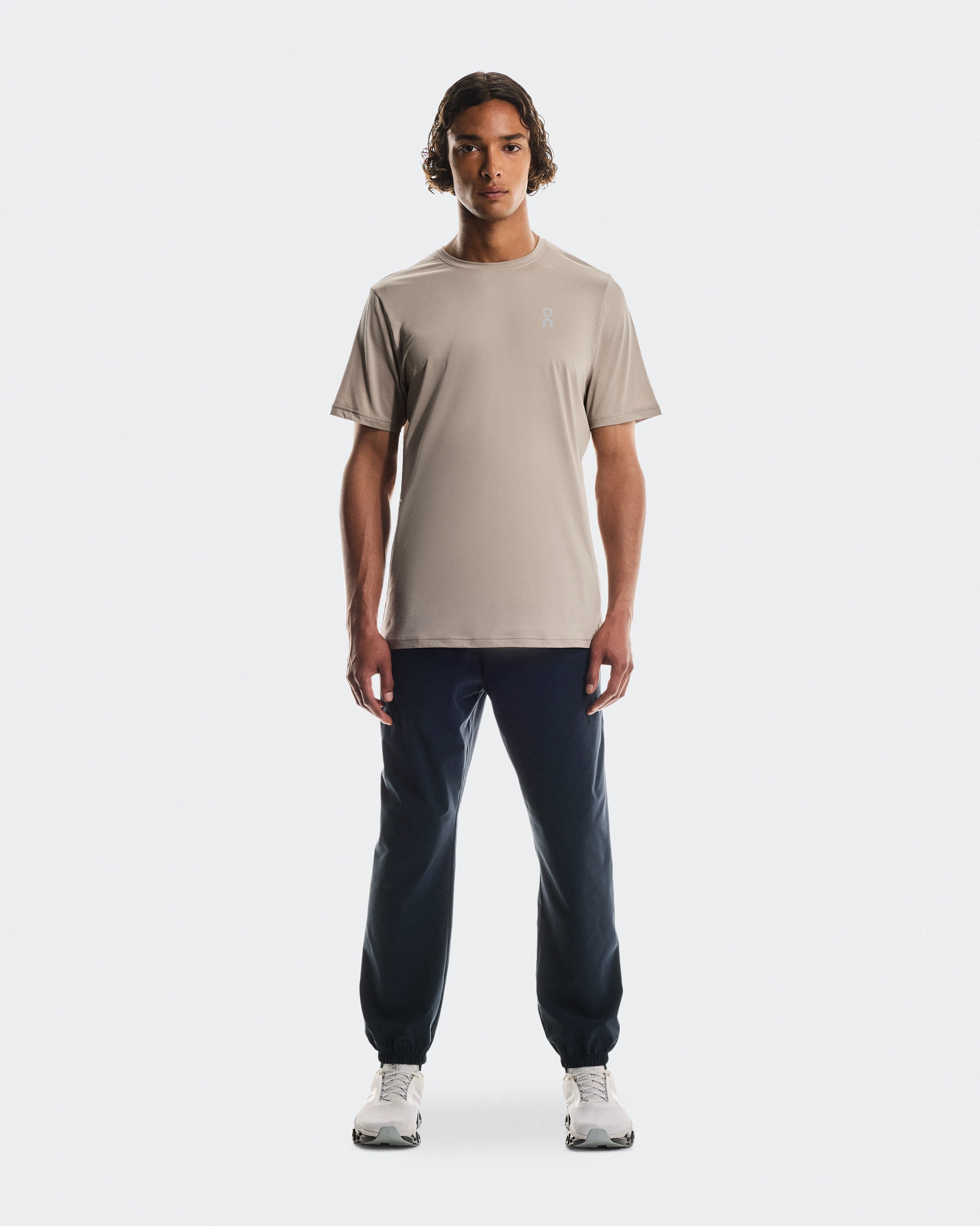 On Core-T Desert Homme Hauts et t-shirts