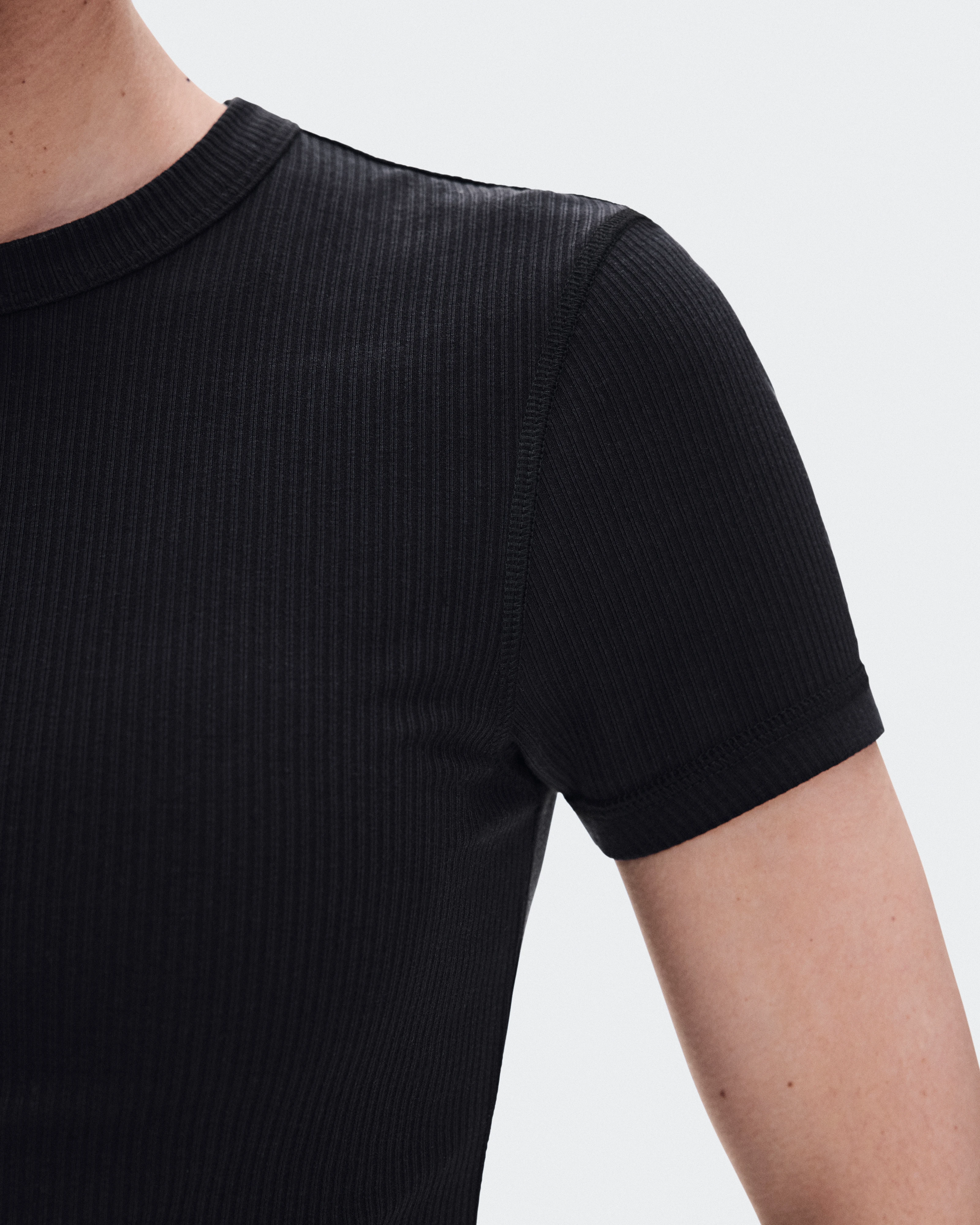 On All-Day Ribbed T-Shirt Black Femme Hauts et t-shirts