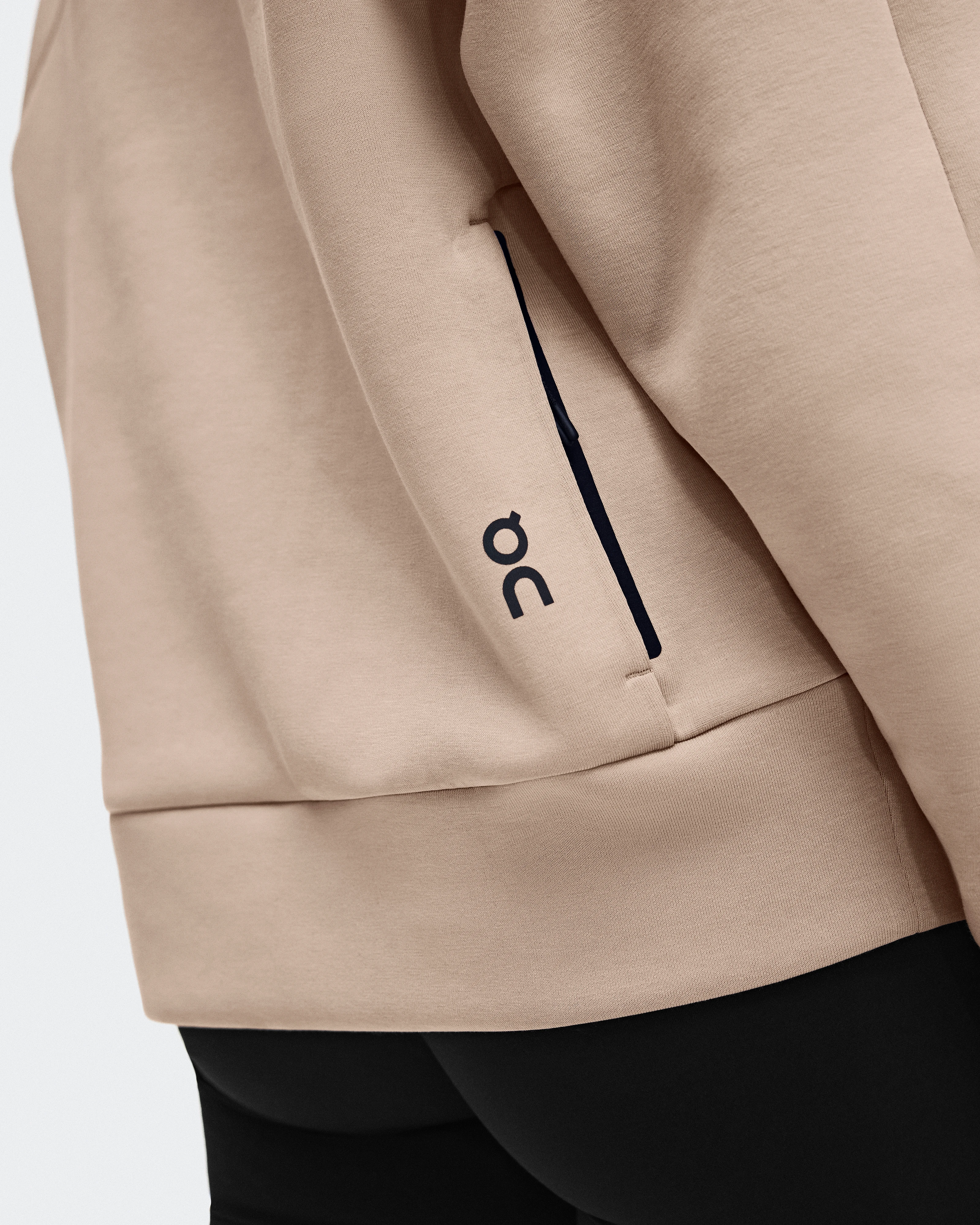 On Focus Tech Crew Desert Femme Sweats à capuche et sweats