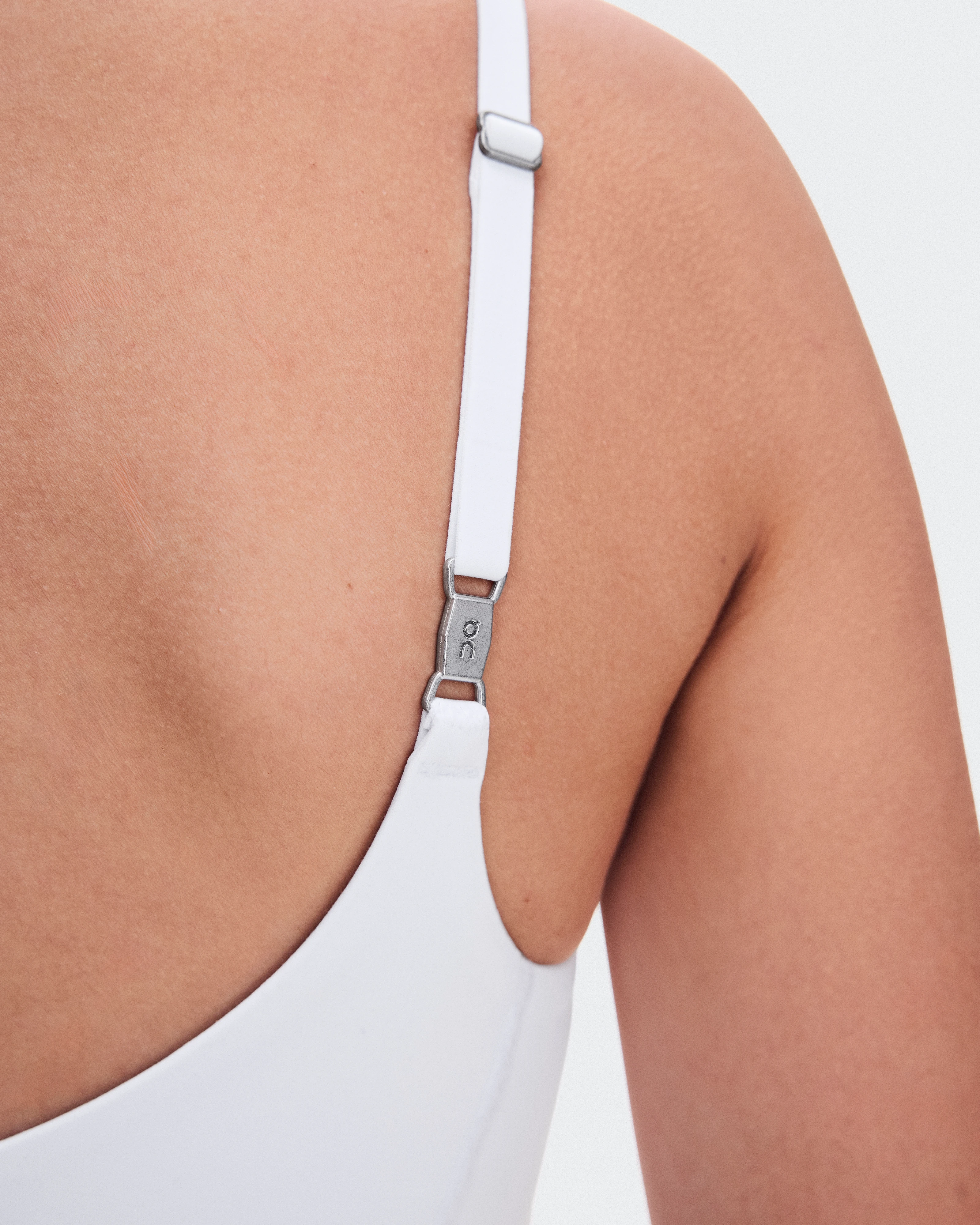 On Studio Crop White Femme