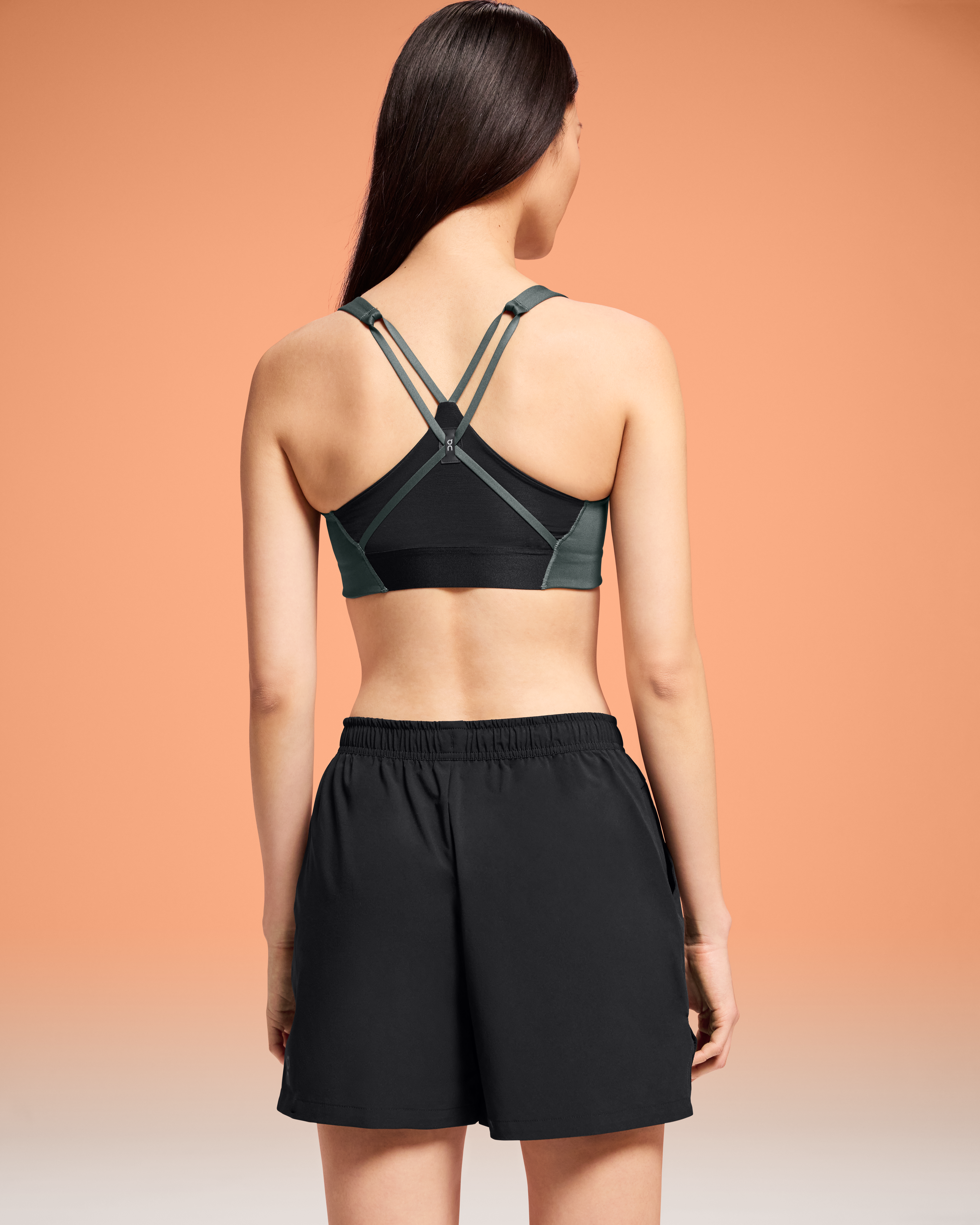 On Active Bra Lead & Black Femme Brassières