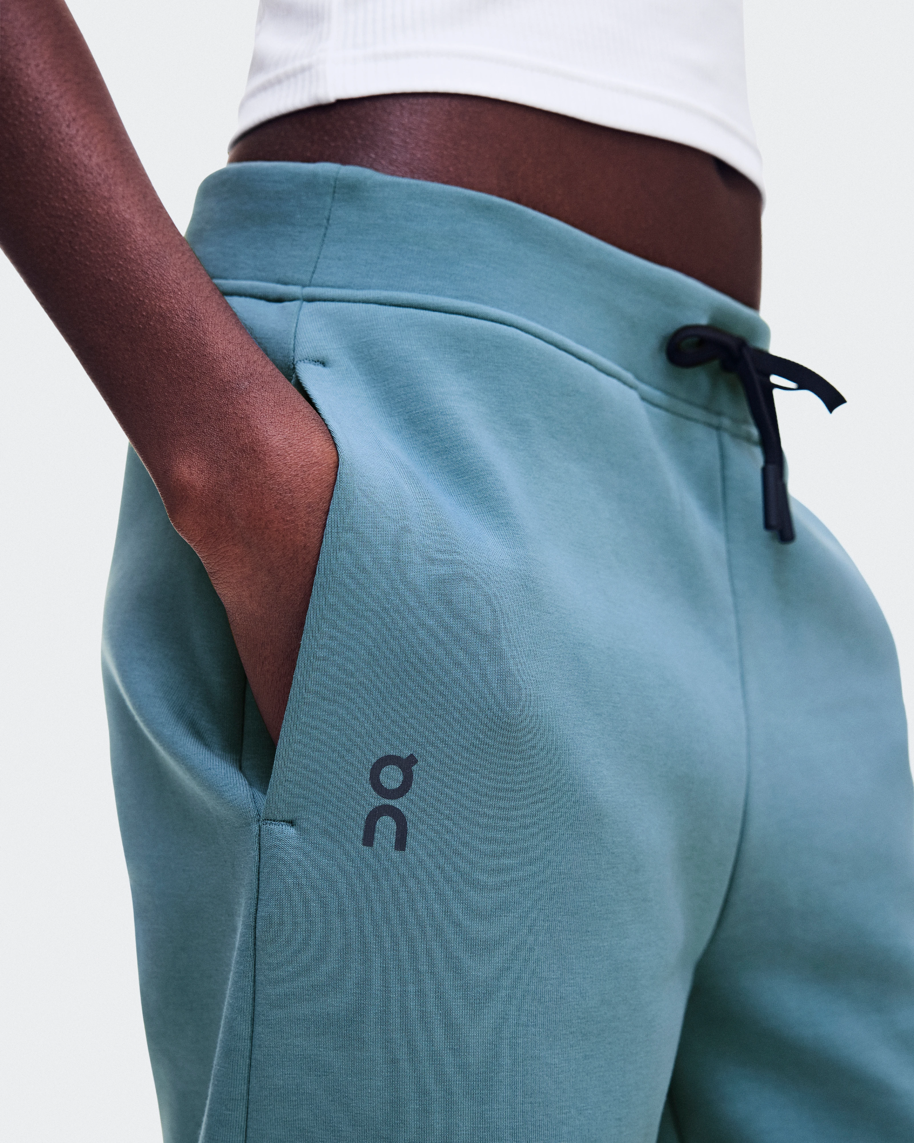 On Focus Tech Sweatpants Agave Femme Pantalons