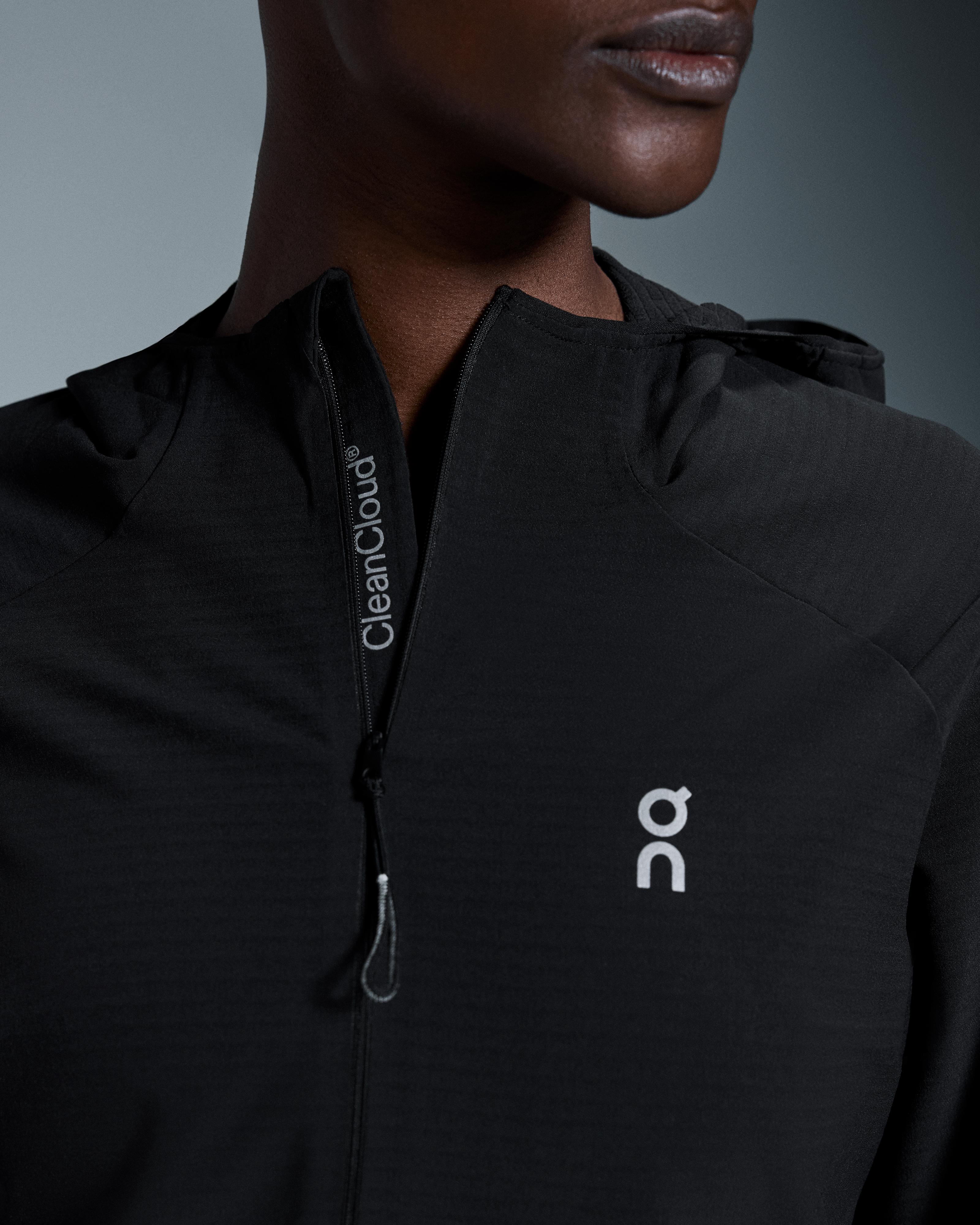 On Pace Hoodie Black Femme Sweats à capuche et sweats
