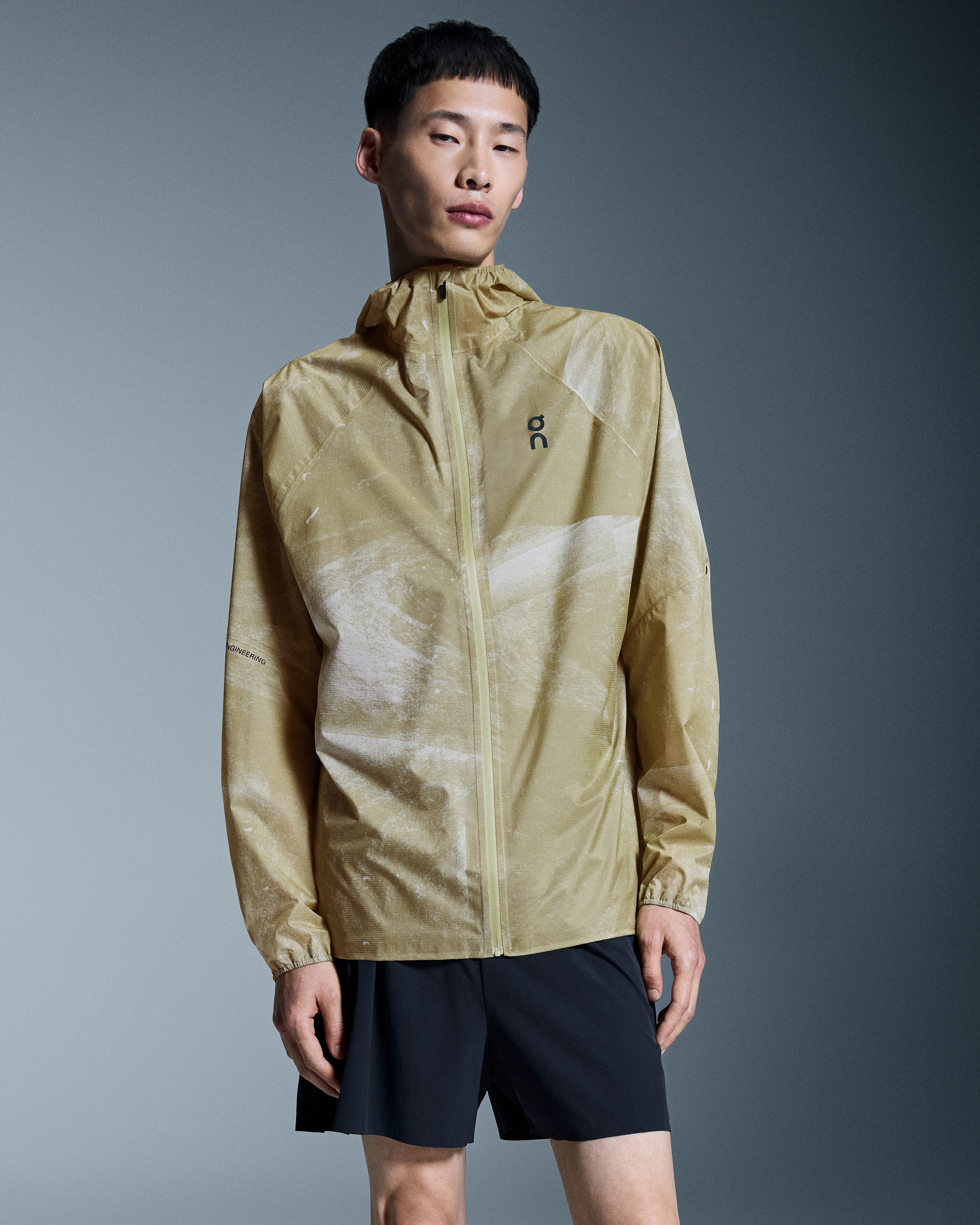 On Ultra Jacket White & Caper Homme Vestes