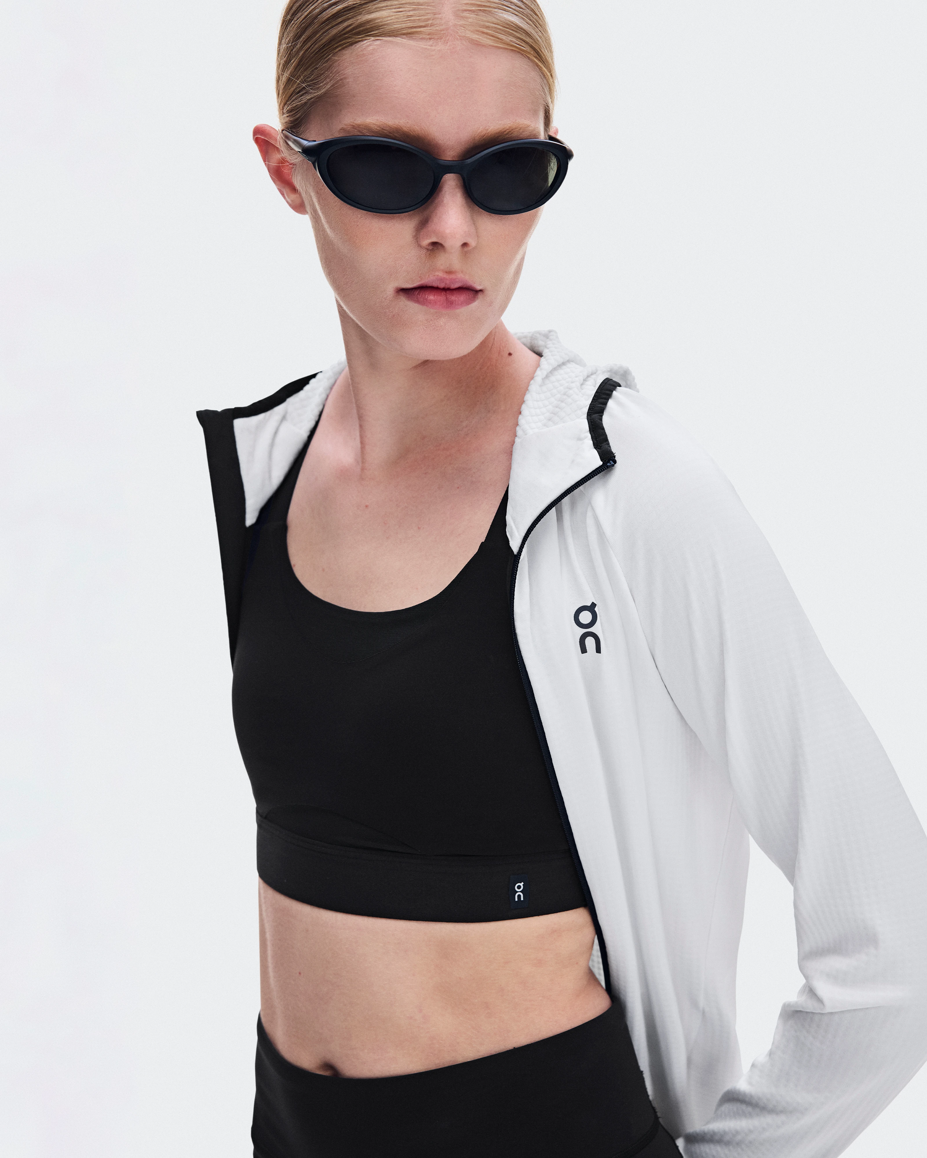 On Climate Zip Hoodie White Femme Sweats à capuche et sweats