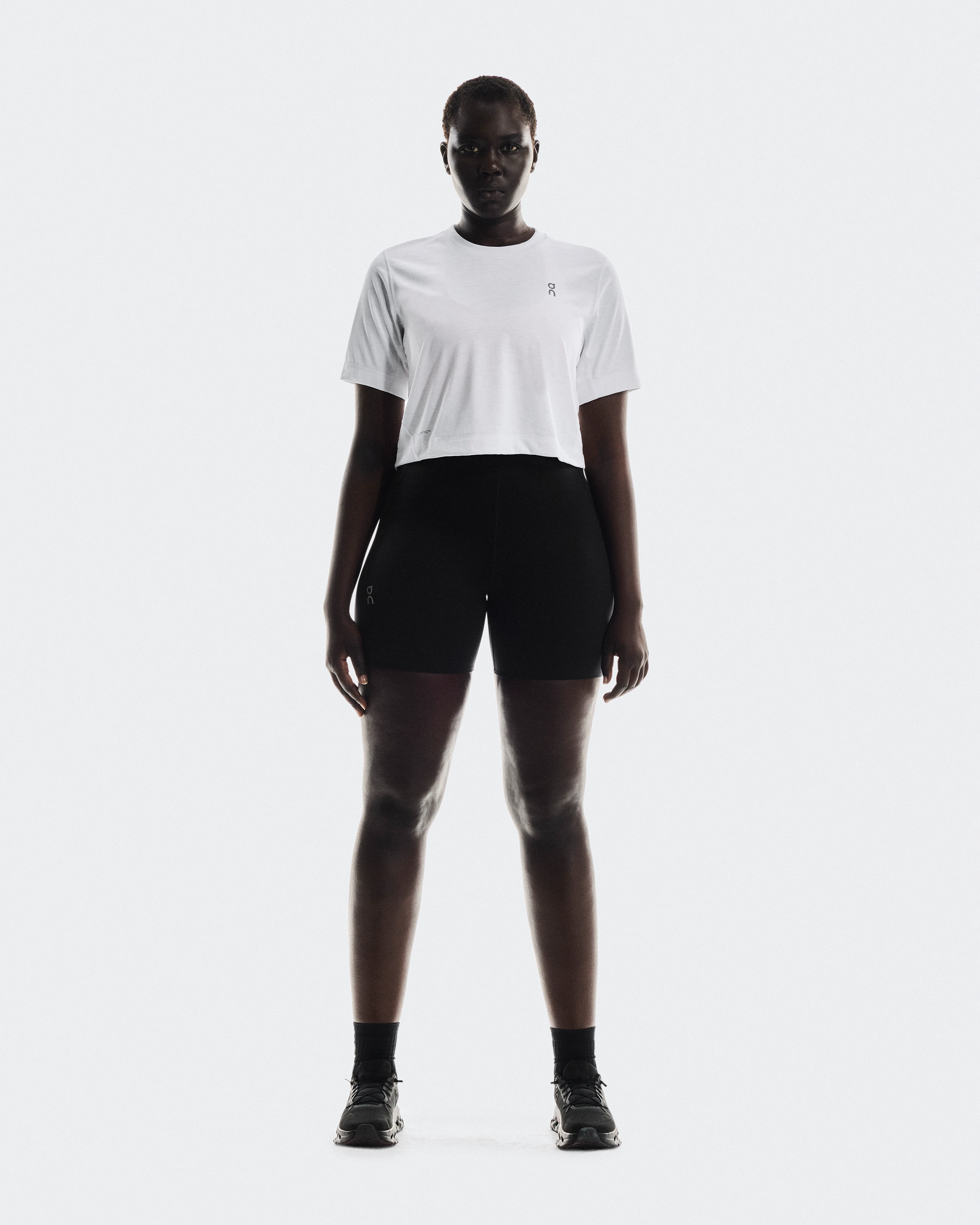 On Train-T Crop White Femme Hauts et t-shirts