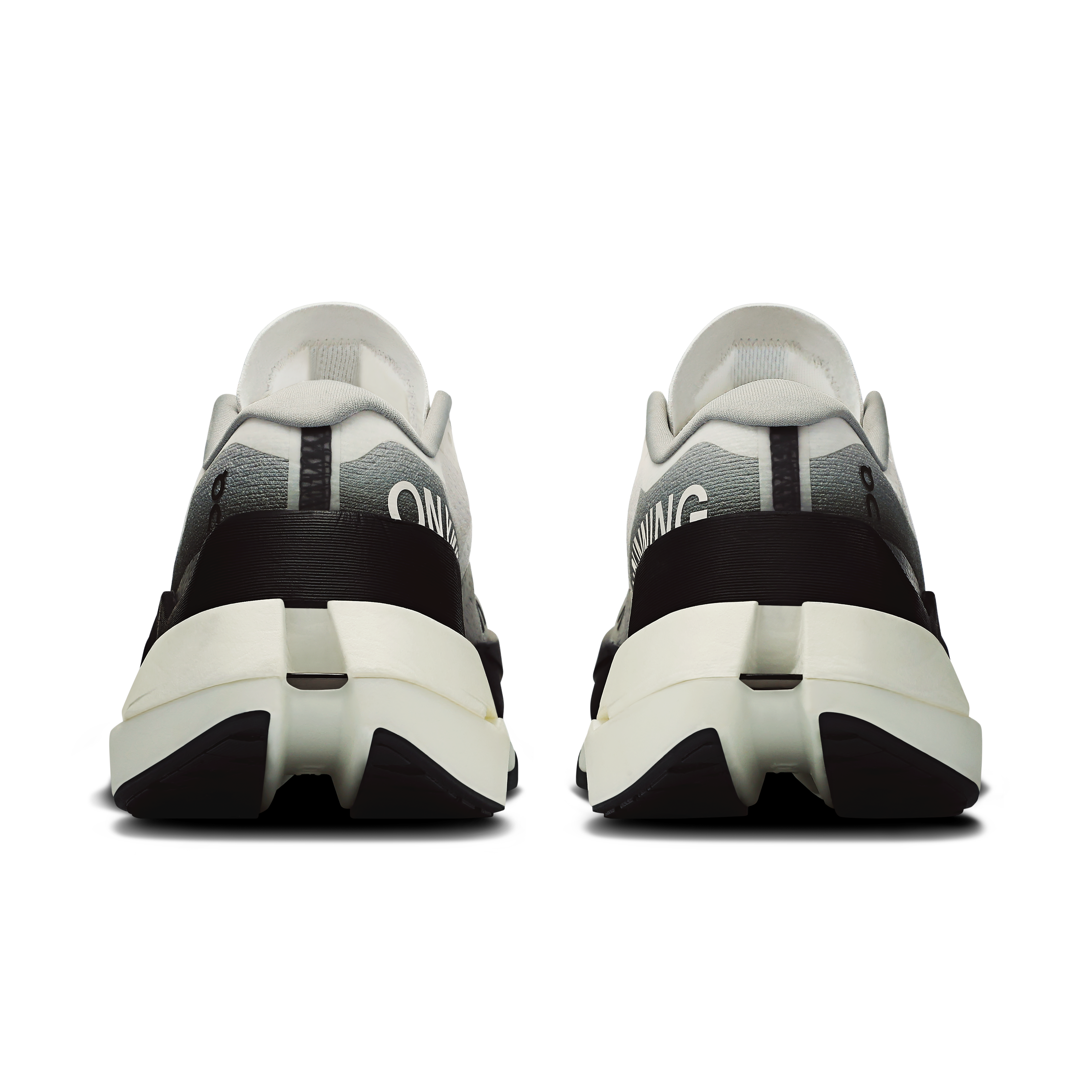 On Cloudboom Max White & Black Femme Running sur route Chaussures