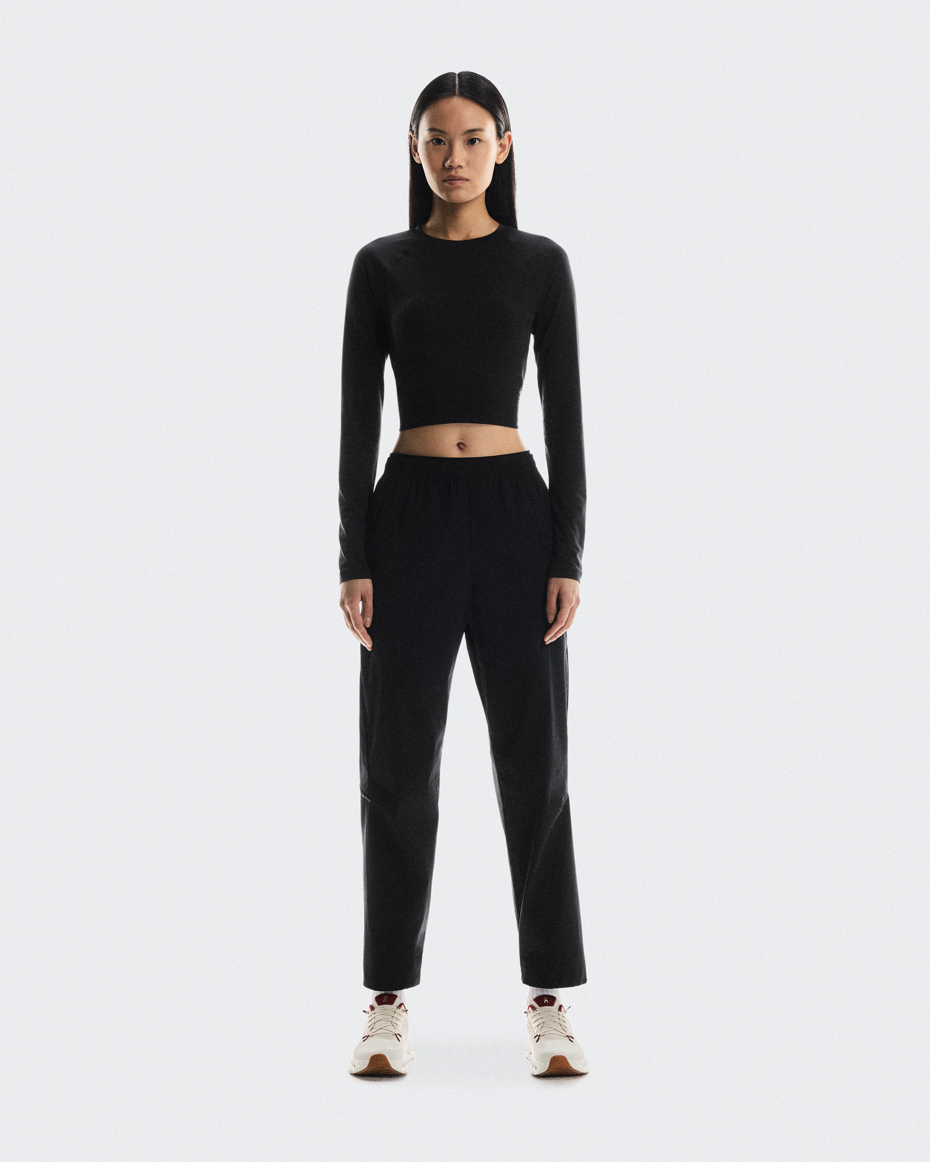 On Studio Long-T Crop Black Femme Hauts et t-shirts