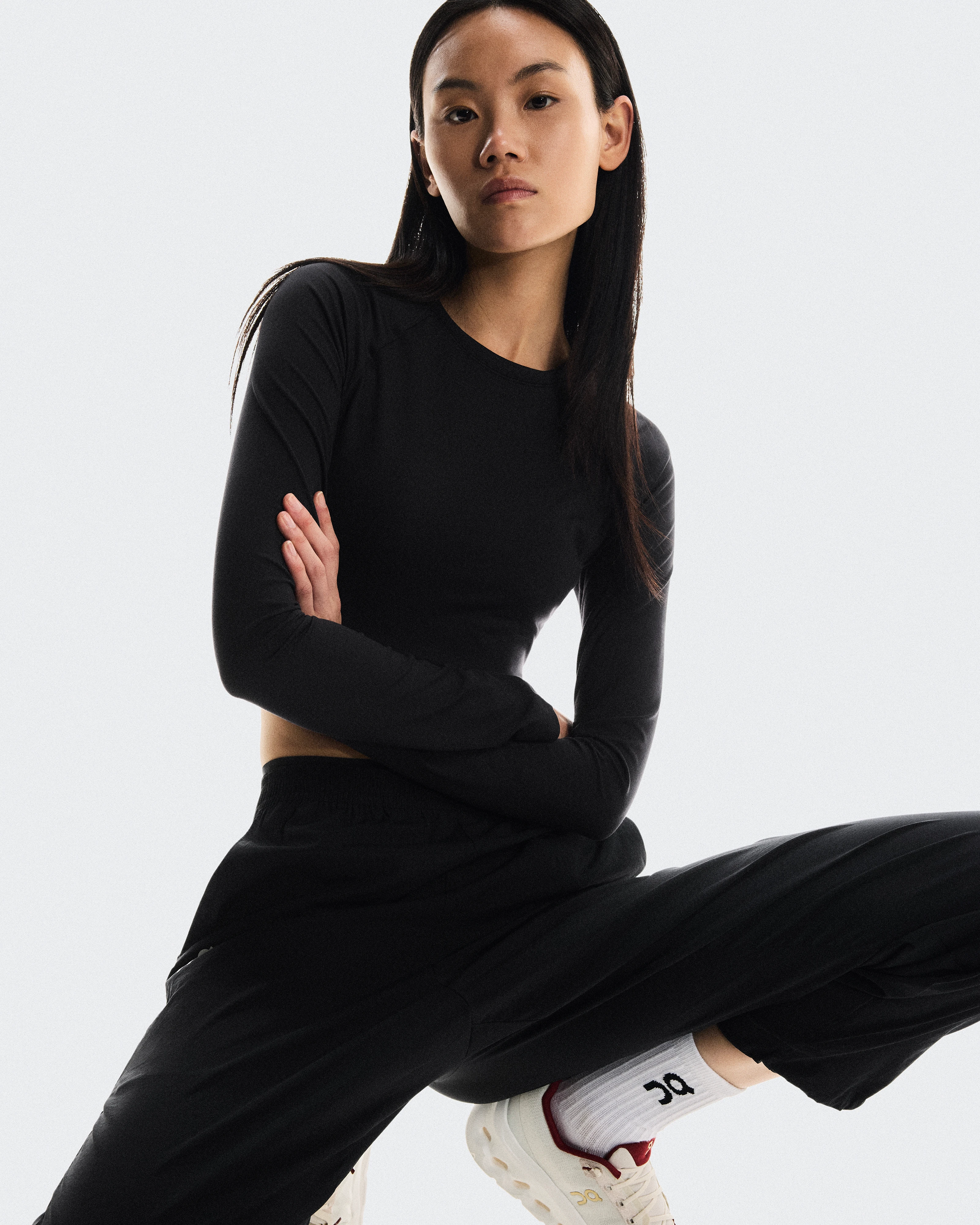 On Studio Long-T Crop Black Femme Hauts et t-shirts