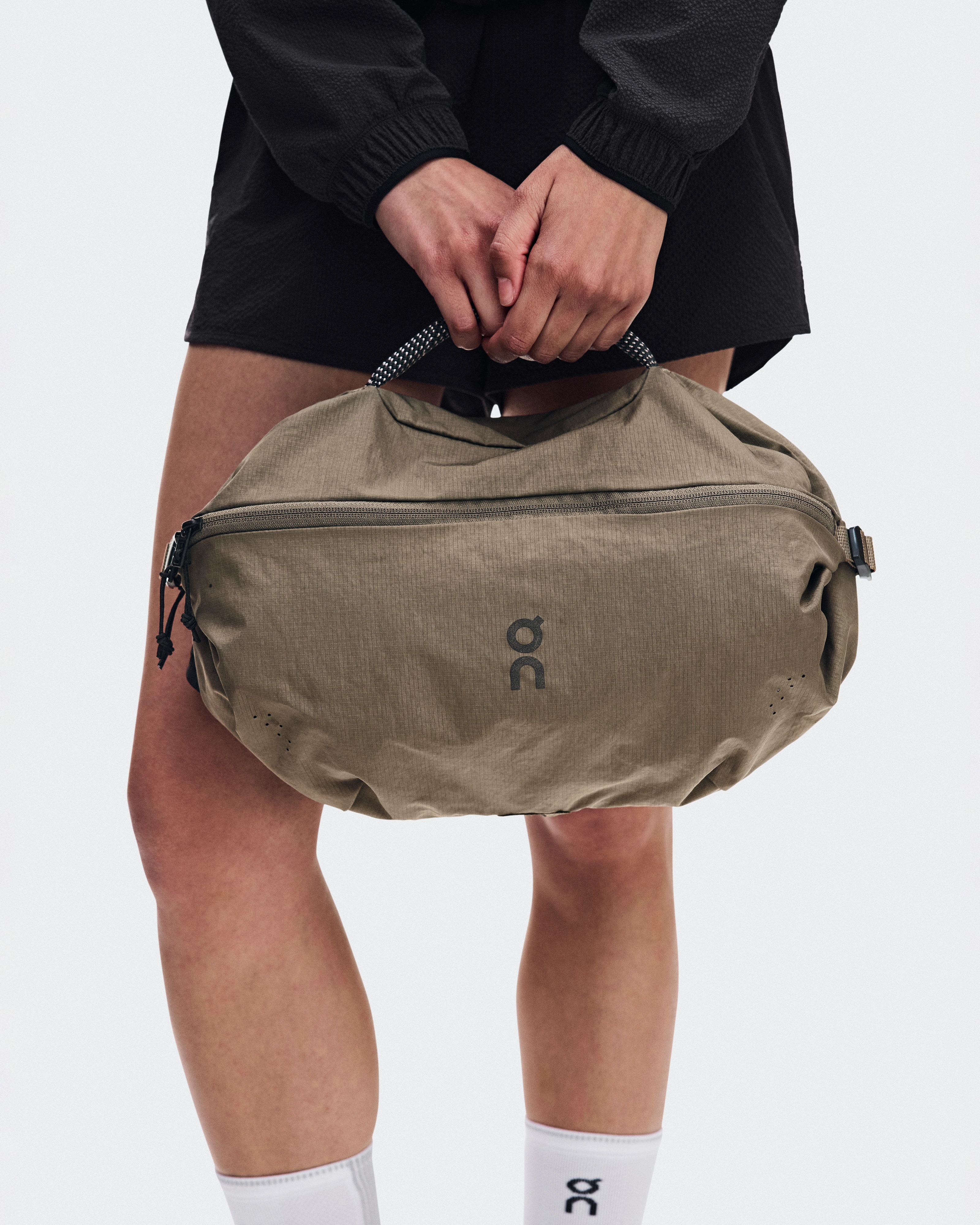 On Sling Pack 9L Olive & Black Unisexe Sacs