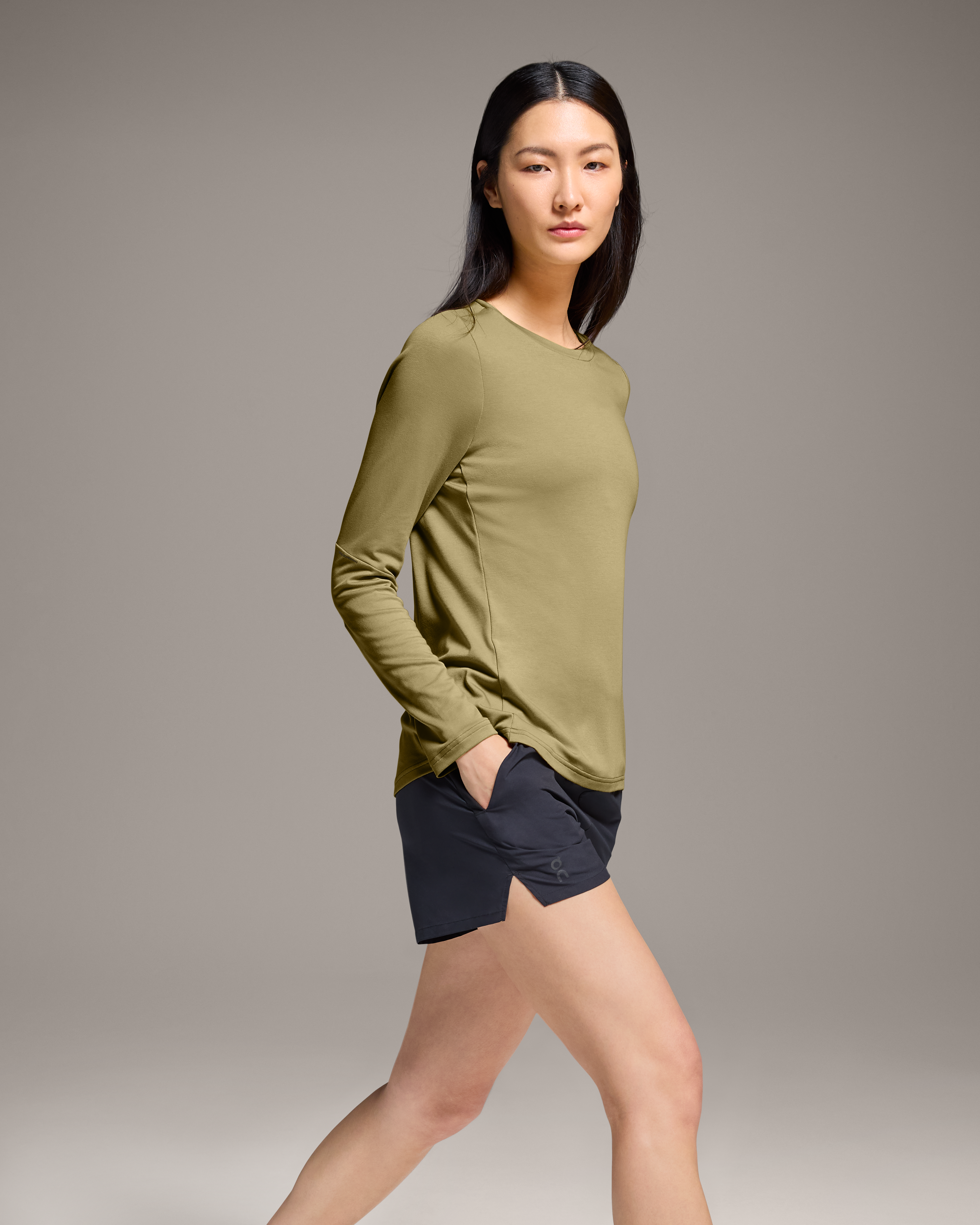 On Focus Long-T Safari Femme Hauts et t-shirts